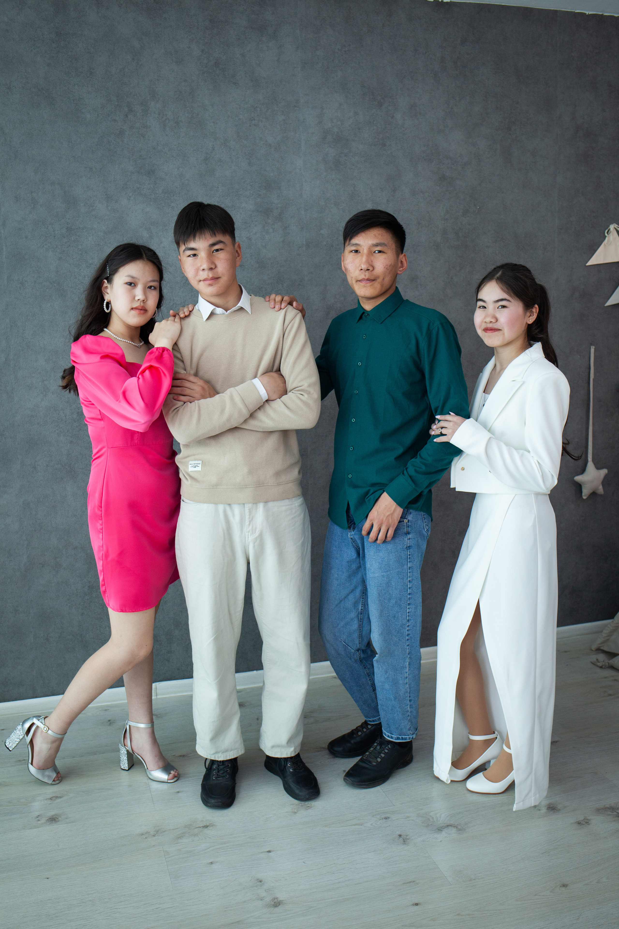 Школьники в студии. Фотограф Бурятия. Печать фотокниг