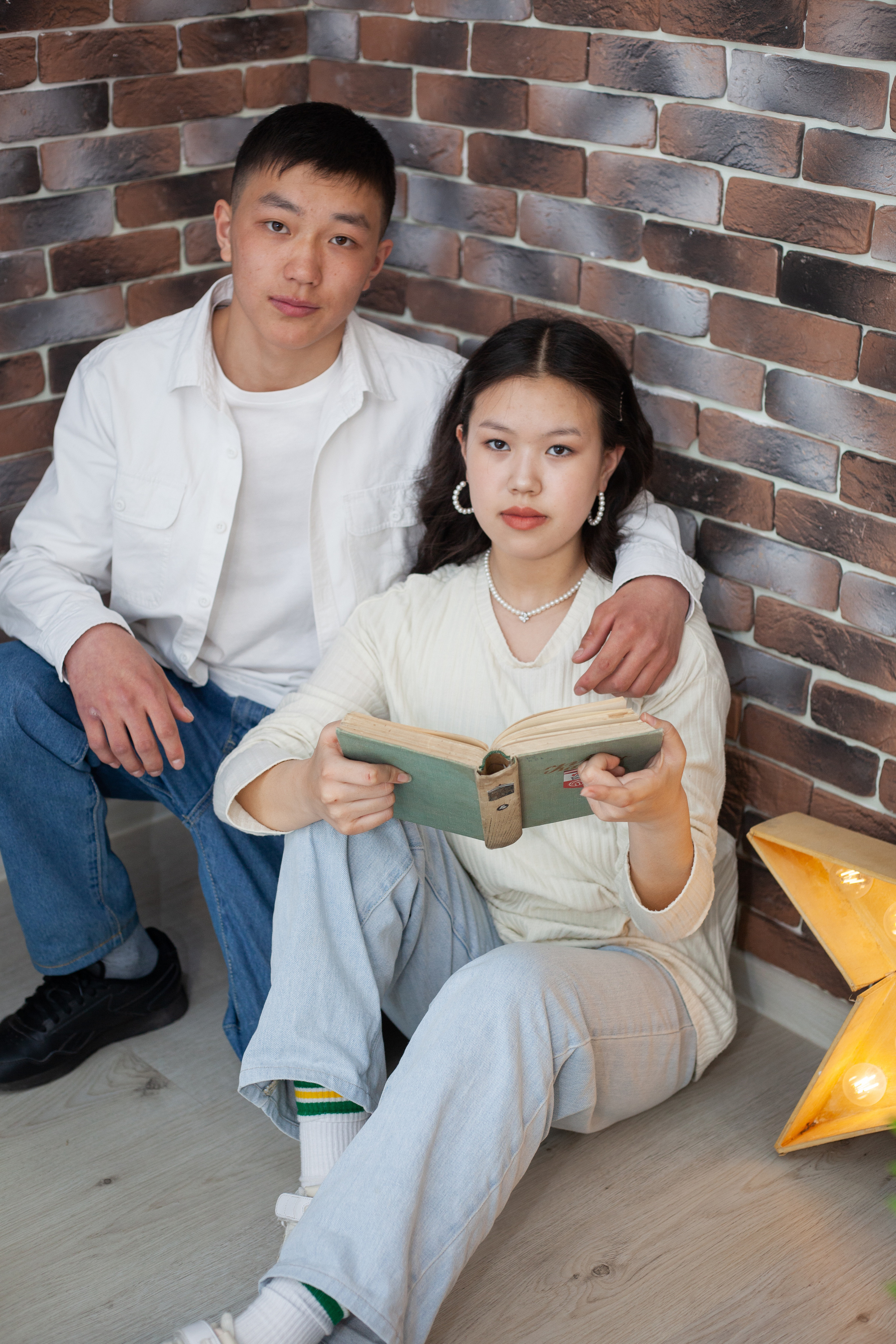 Школьники в студии. Фотограф Бурятия. Печать фотокниг