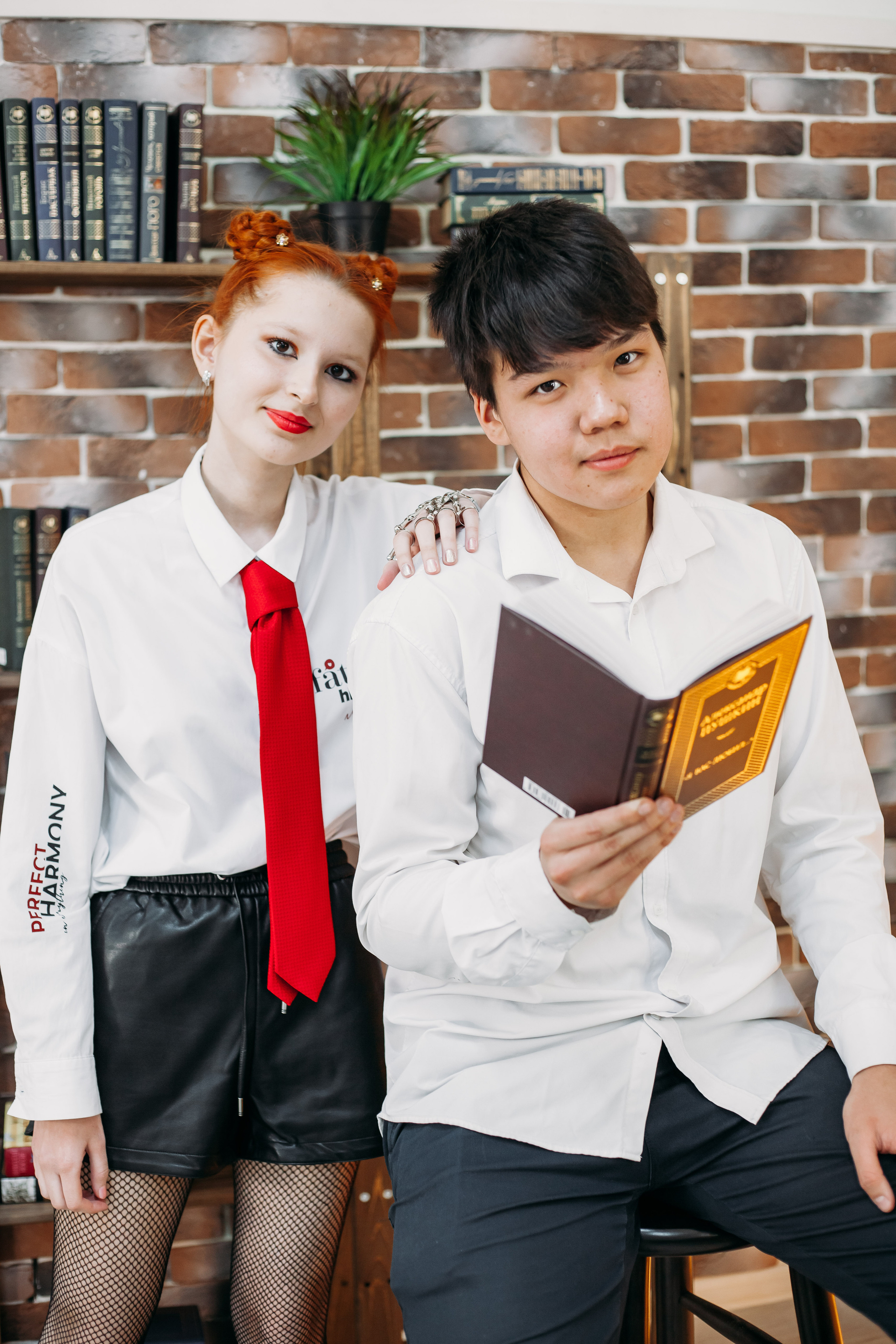 Школьники в студии. Фотограф Бурятия. Печать фотокниг