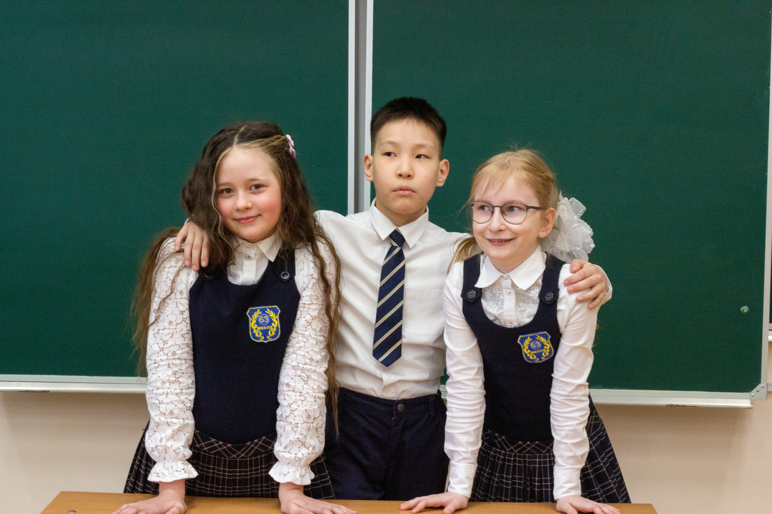 4 классы в школе. Фотограф Бурятия. Печать фотокниг