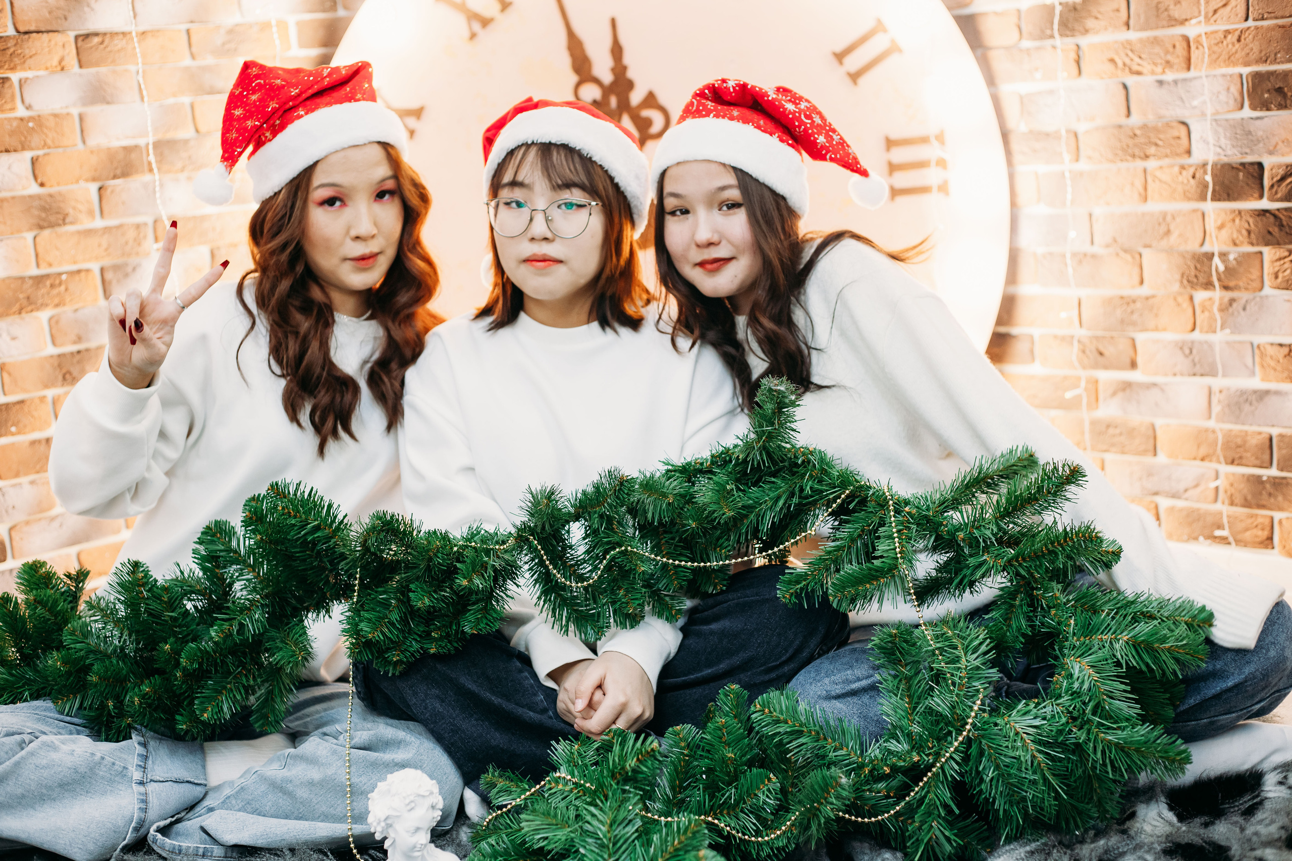 Школьники В Новогодней студии. Фотограф Бурятия. Печать фотокниг