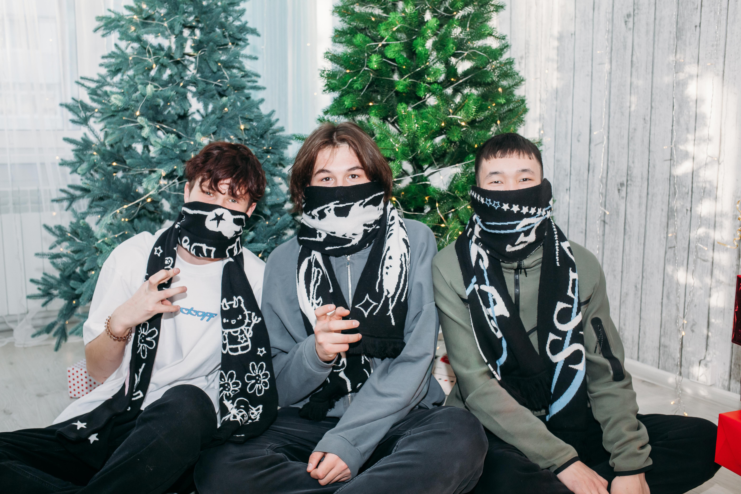 Школьники В Новогодней студии. Фотограф Бурятия. Печать фотокниг