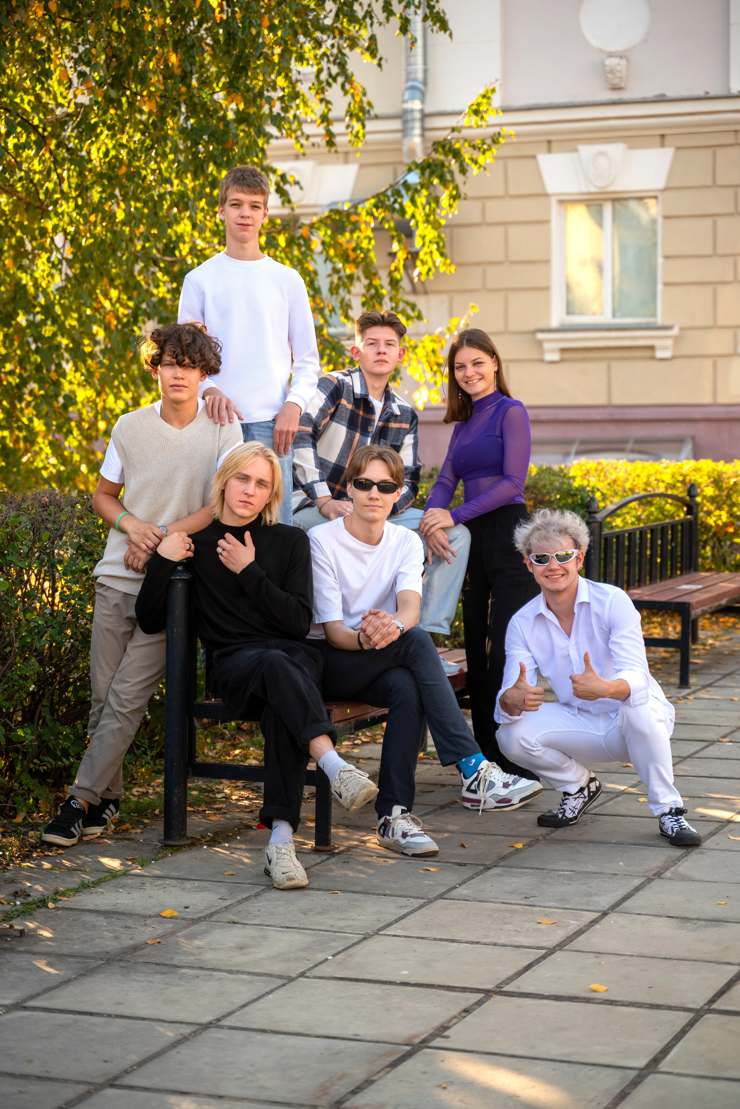 Осенние фотосессии классов в городе для ваших выпускных альбомов. Выпускные альбомы в городе Саров