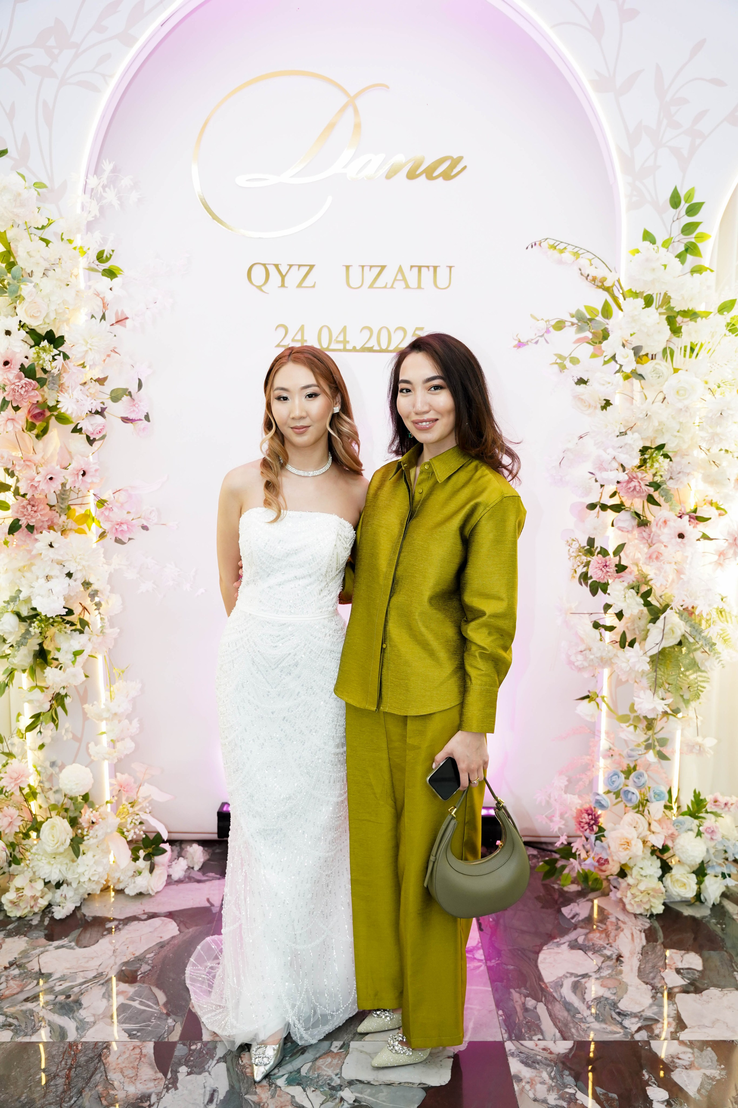 Dana uzatu. Фотограф Ернар Ержанов