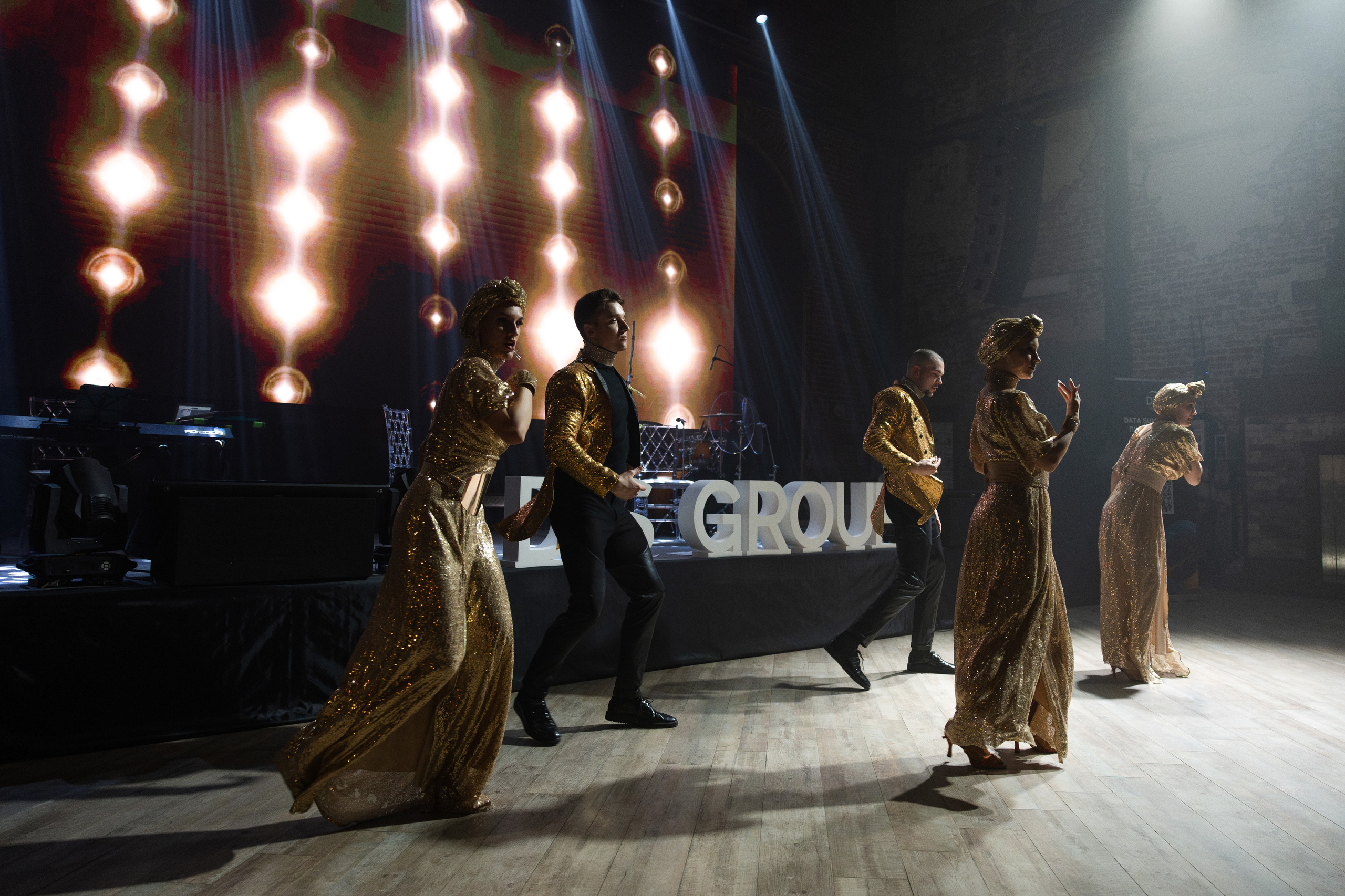 Data Summit 2025. Свадебный репортажный фотограф в Москве