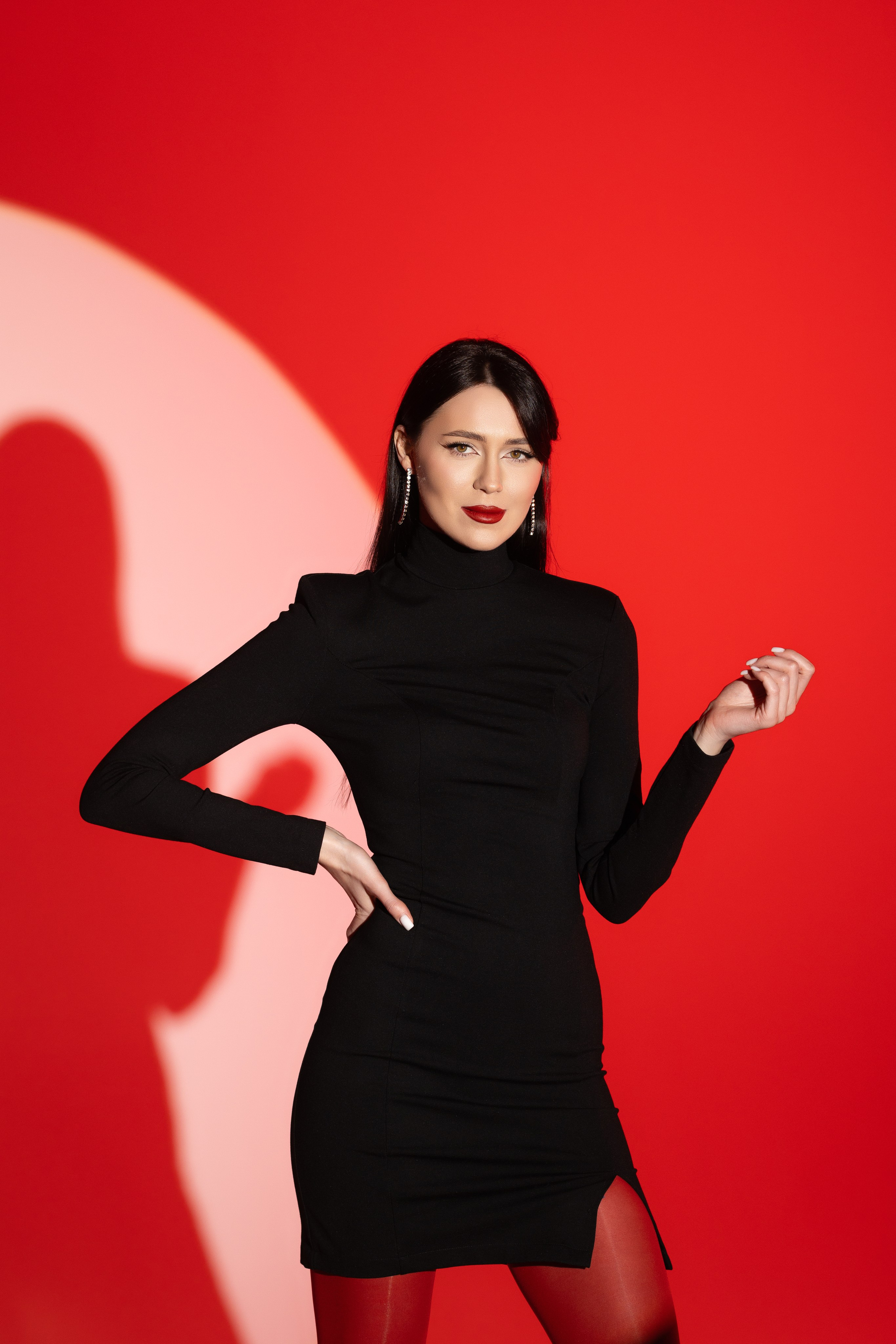 Цветной свет и фигуры. Фотограф Минск