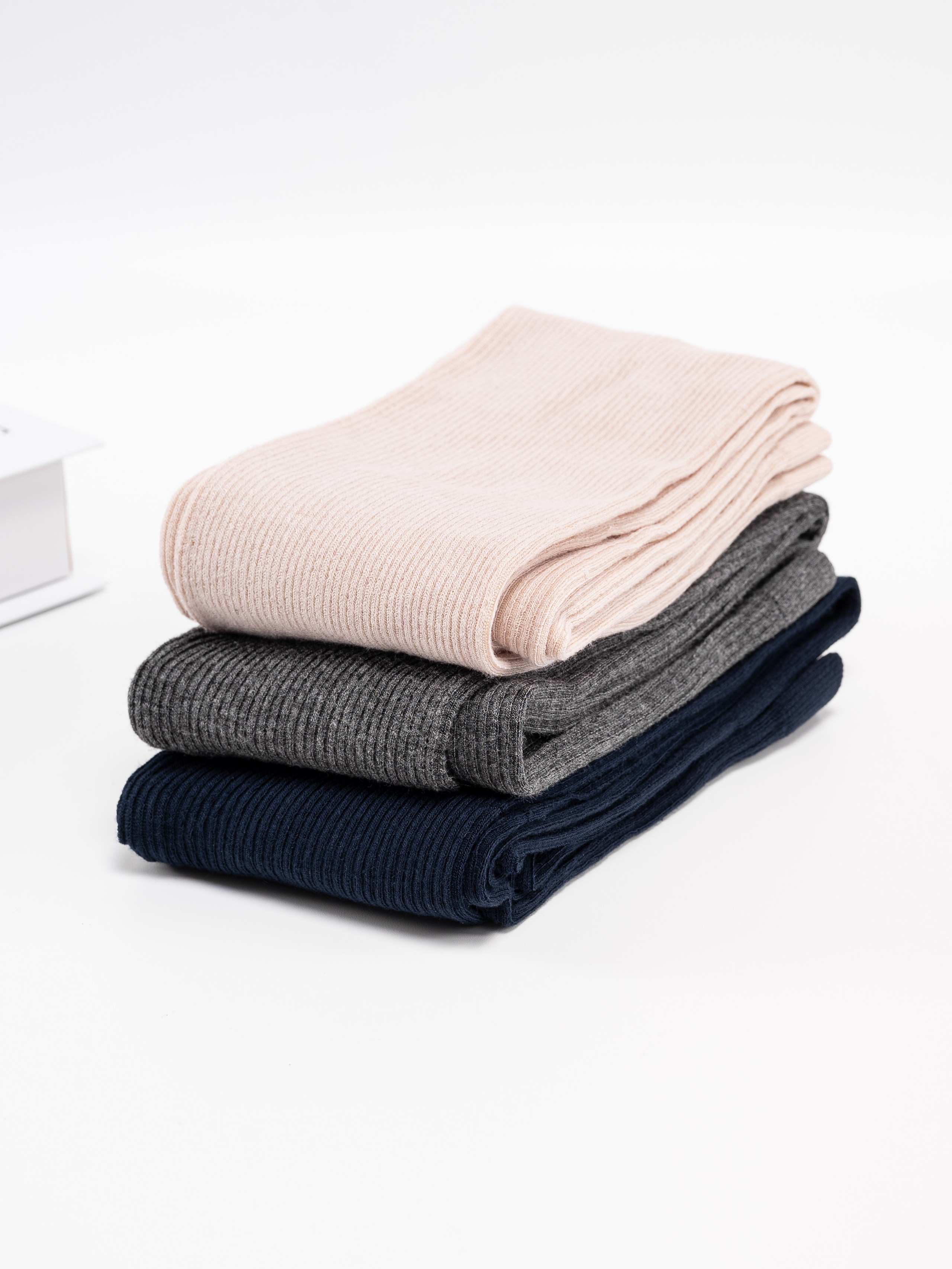 Колготки детские модели + предметка серия 2. Предметный фотограф, фото для маркетплейсов Пятигорск, КМВ