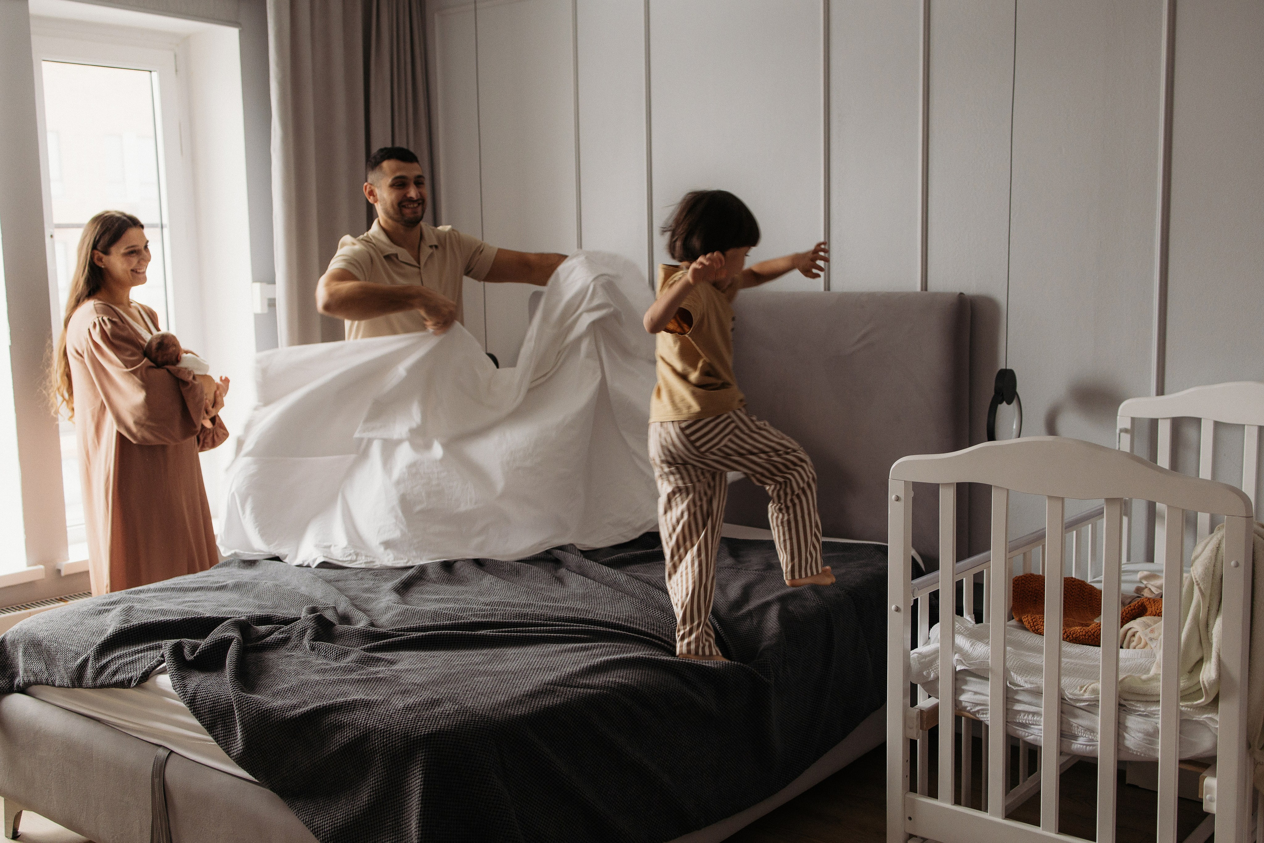 Фотосессия с новорожденным дома. Семейный фотограф в Москве Марина Петра