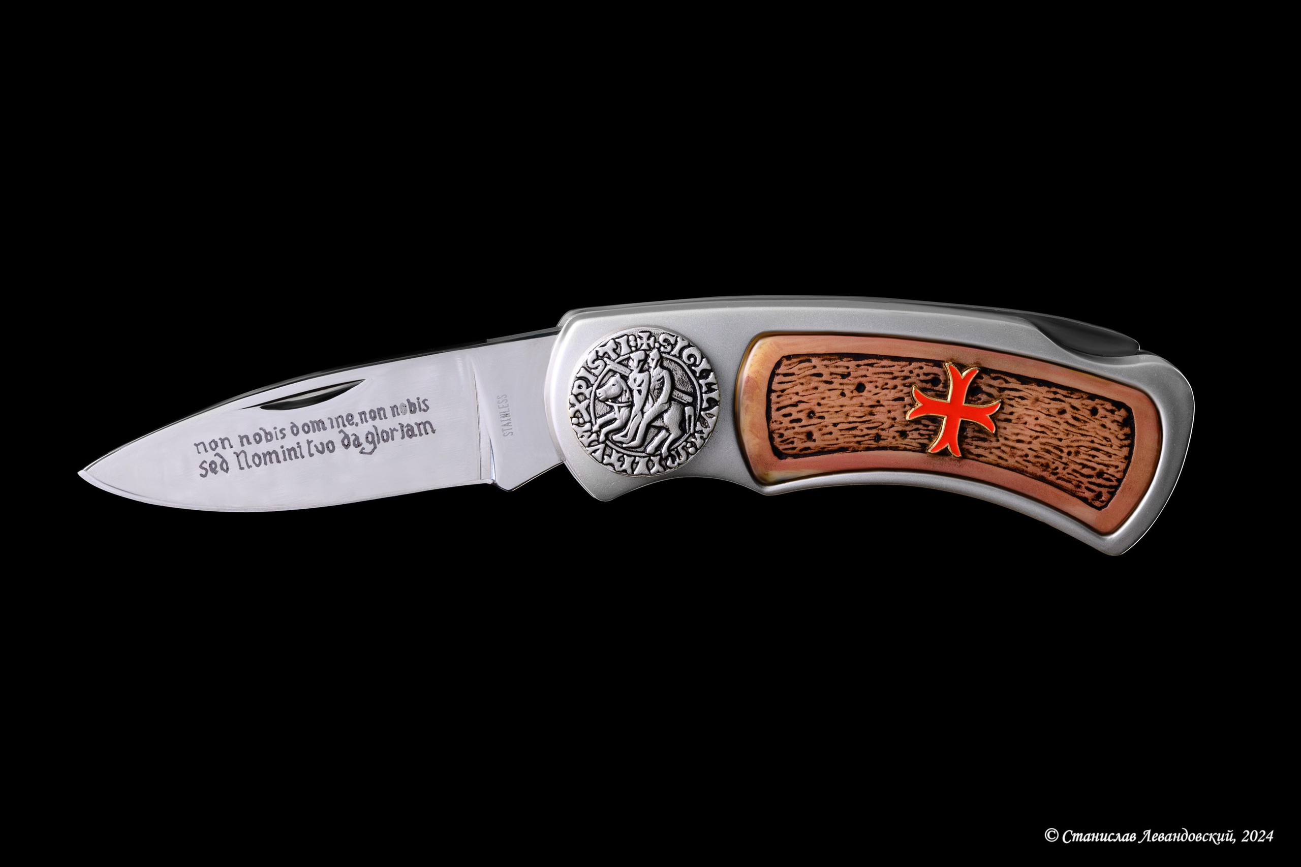 Предметы с глянцевой поверхностью. Предметный фотограф в Москве Станислав Левандовский