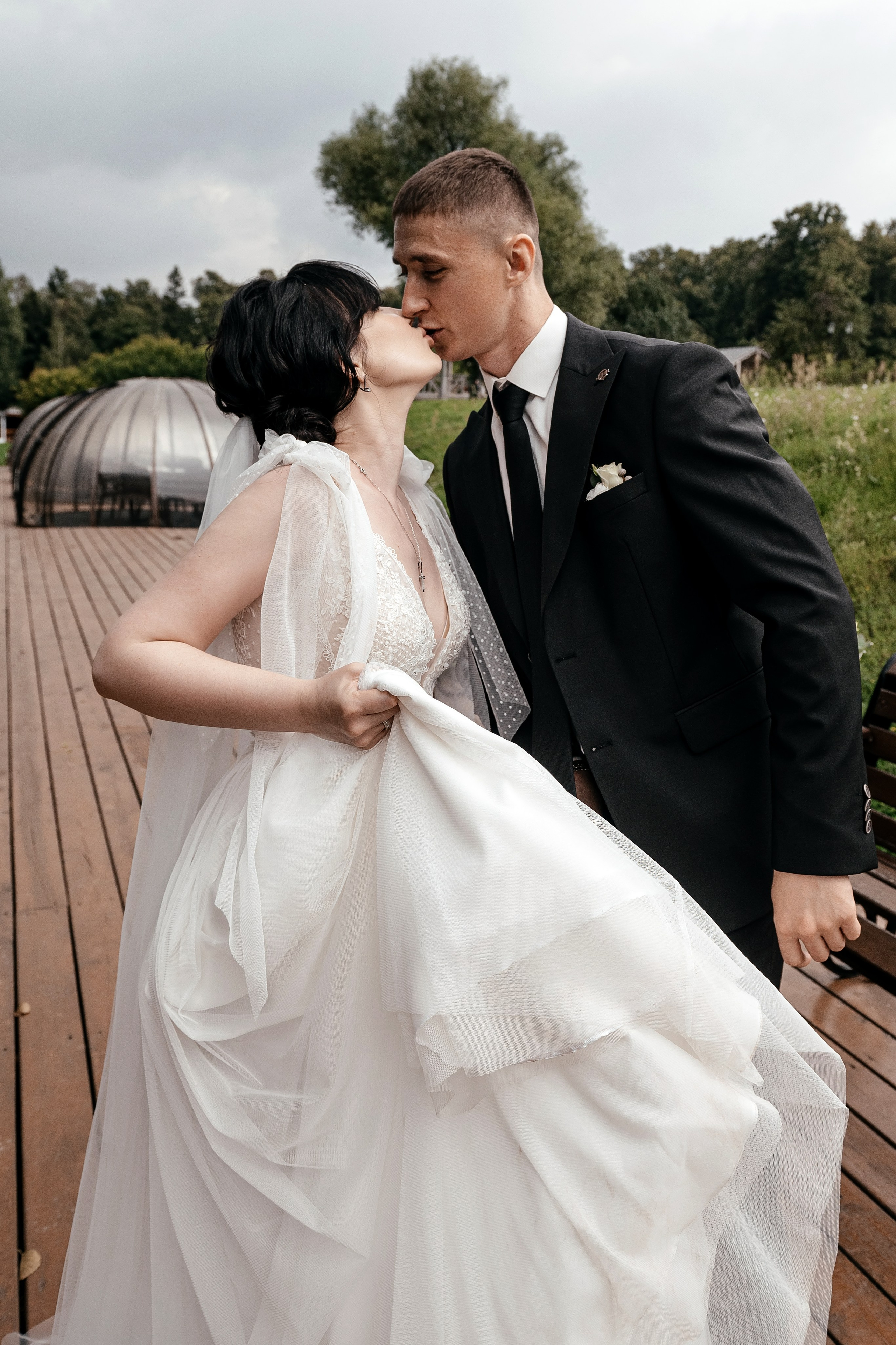 Свадьба с венчанием в Щелково. Прогулка в Гребнево, ресторан Кинза, отель Премиум. Свадебный и семейный фотограф Виктория Носачёва. Щелково, Москва и МО