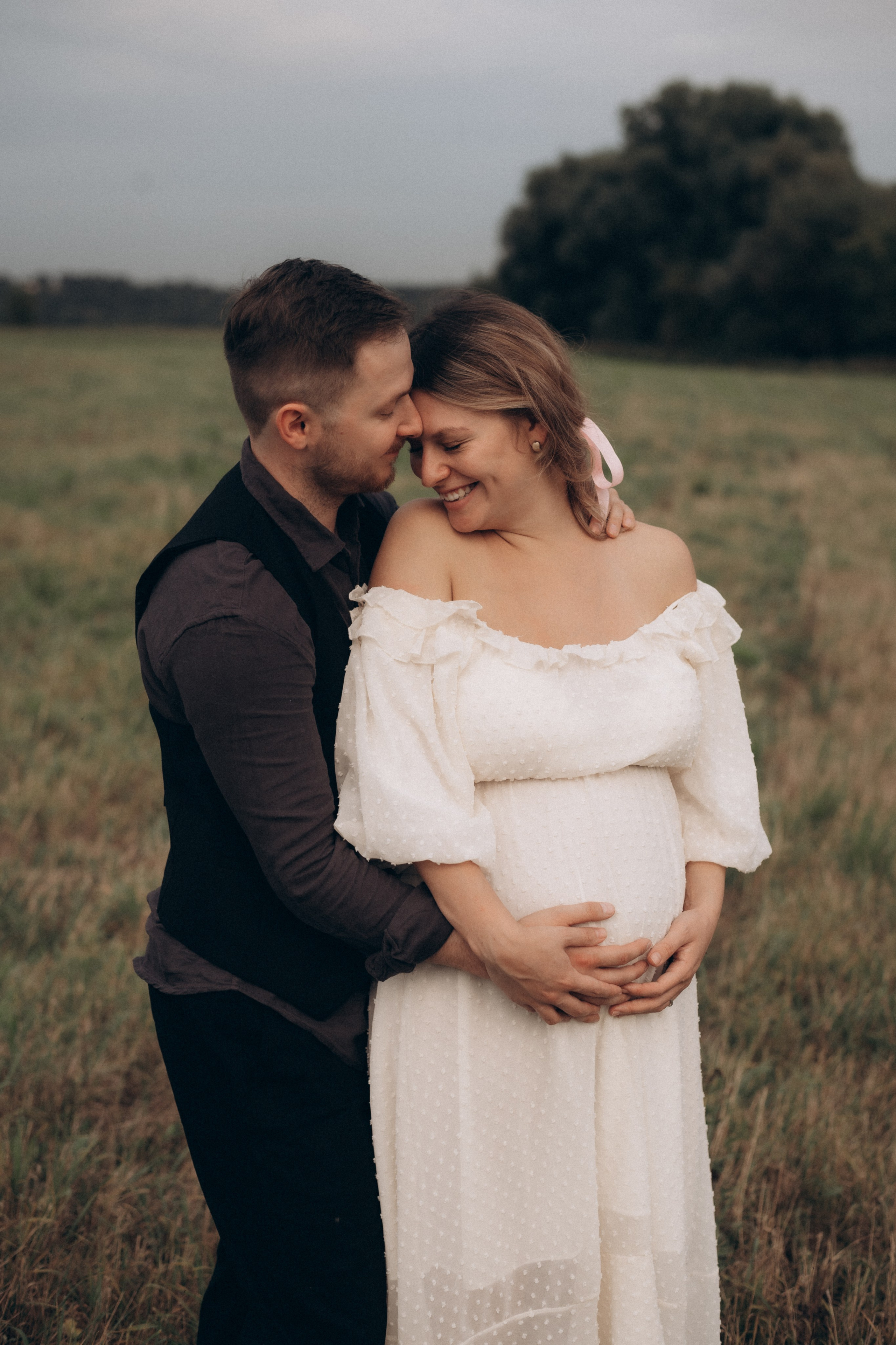 Фотосессия лавстори в поле