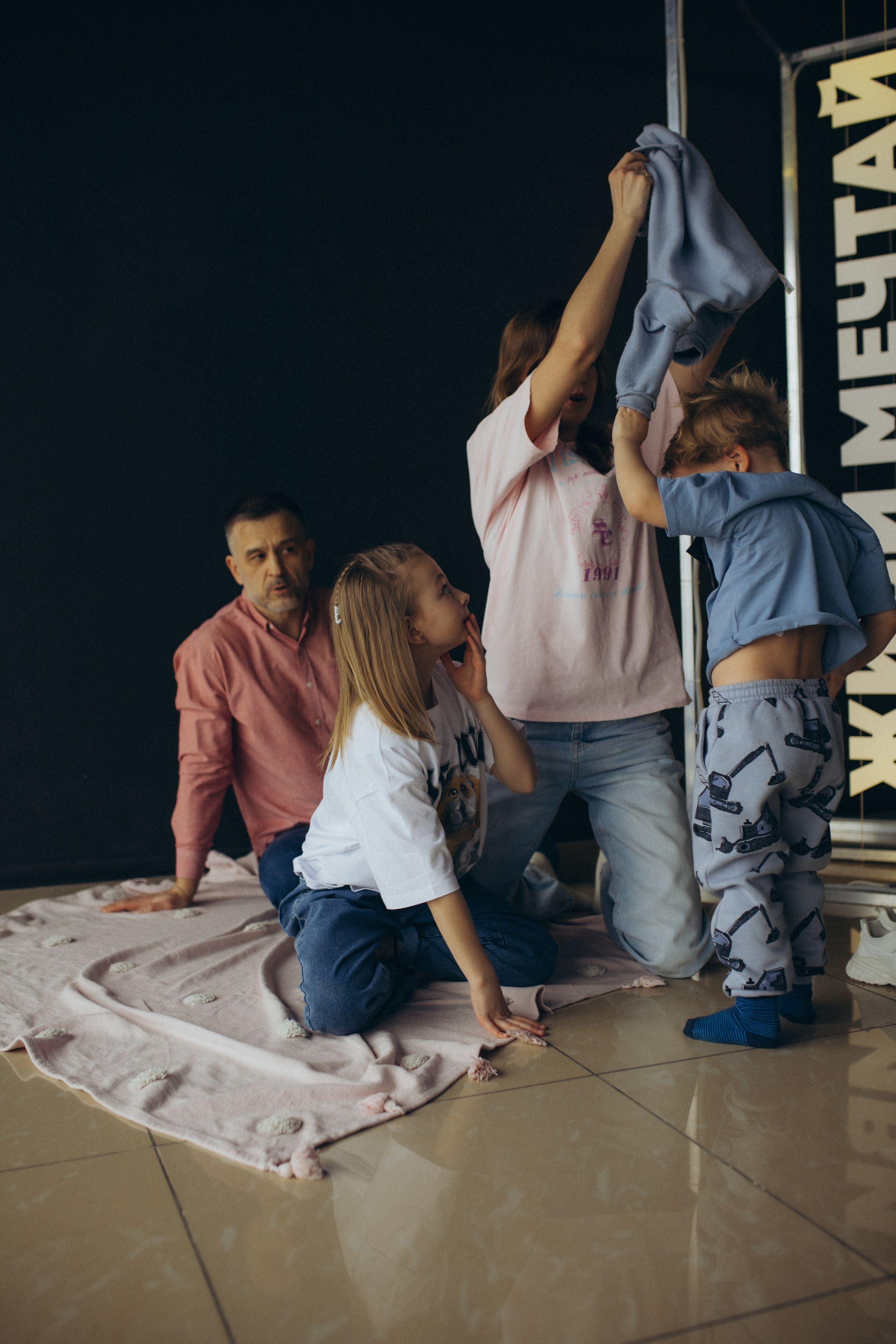 Семейная в студии. Семейный фотограф Lifestyle Ноябрьск/Губкинский/Тобольск