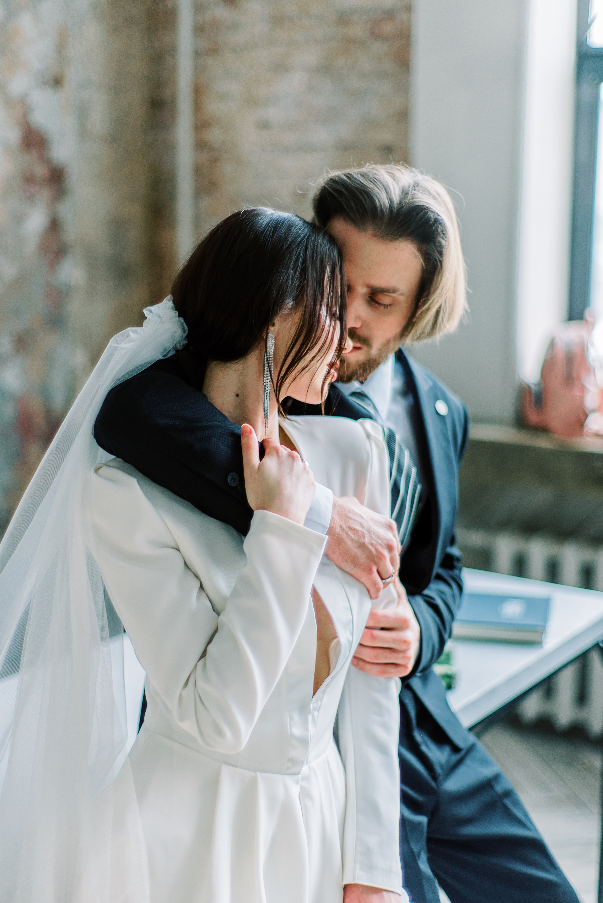 Свадебная зимняя фотосессия, со сборами в студии