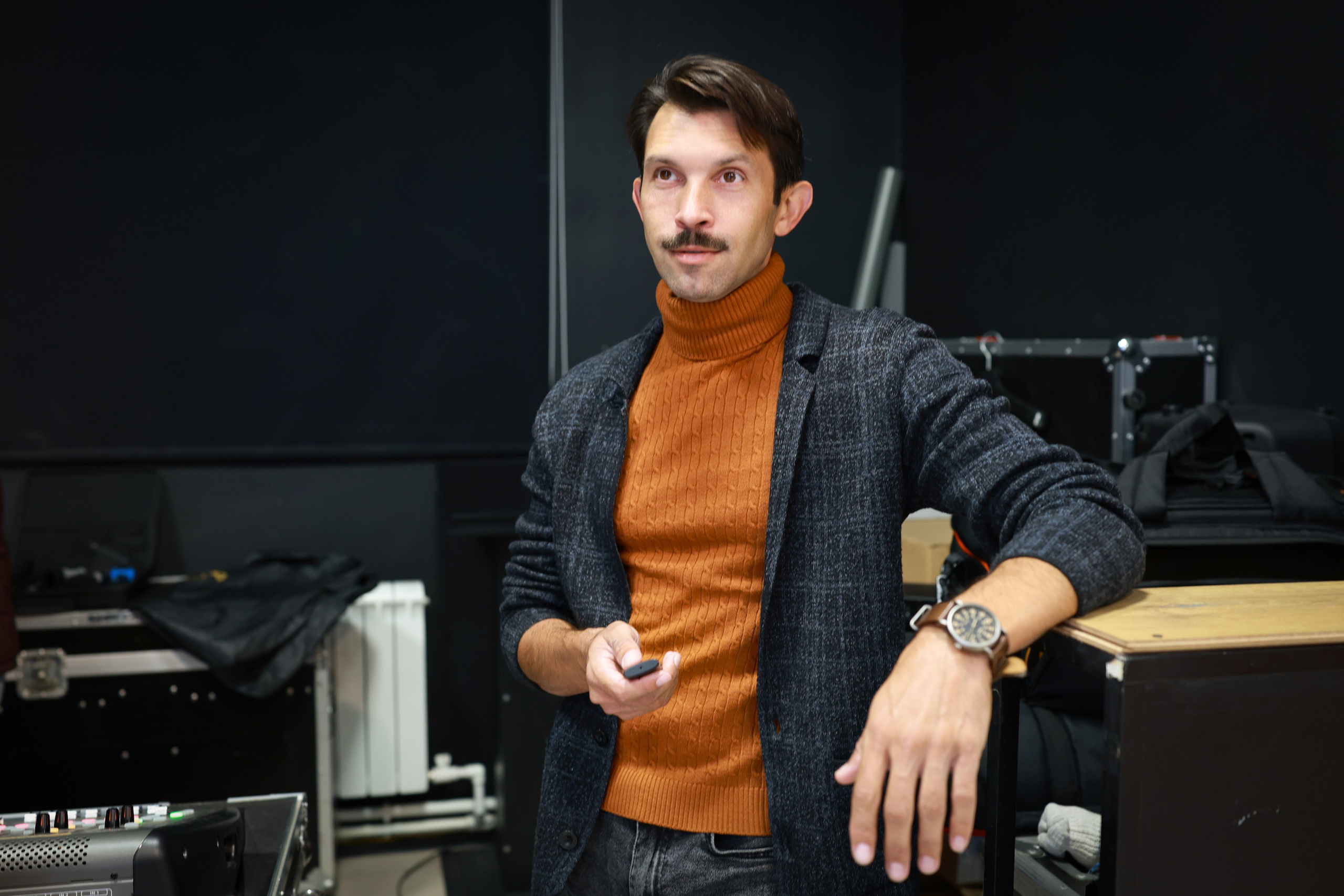 Фоторепортаж с интерактивной лекции Евгения Качурина «История фотокладов», проходившей в творческом пространстве «Девятка»  г. Тула. Фотограф в Туле — Борисов Николай