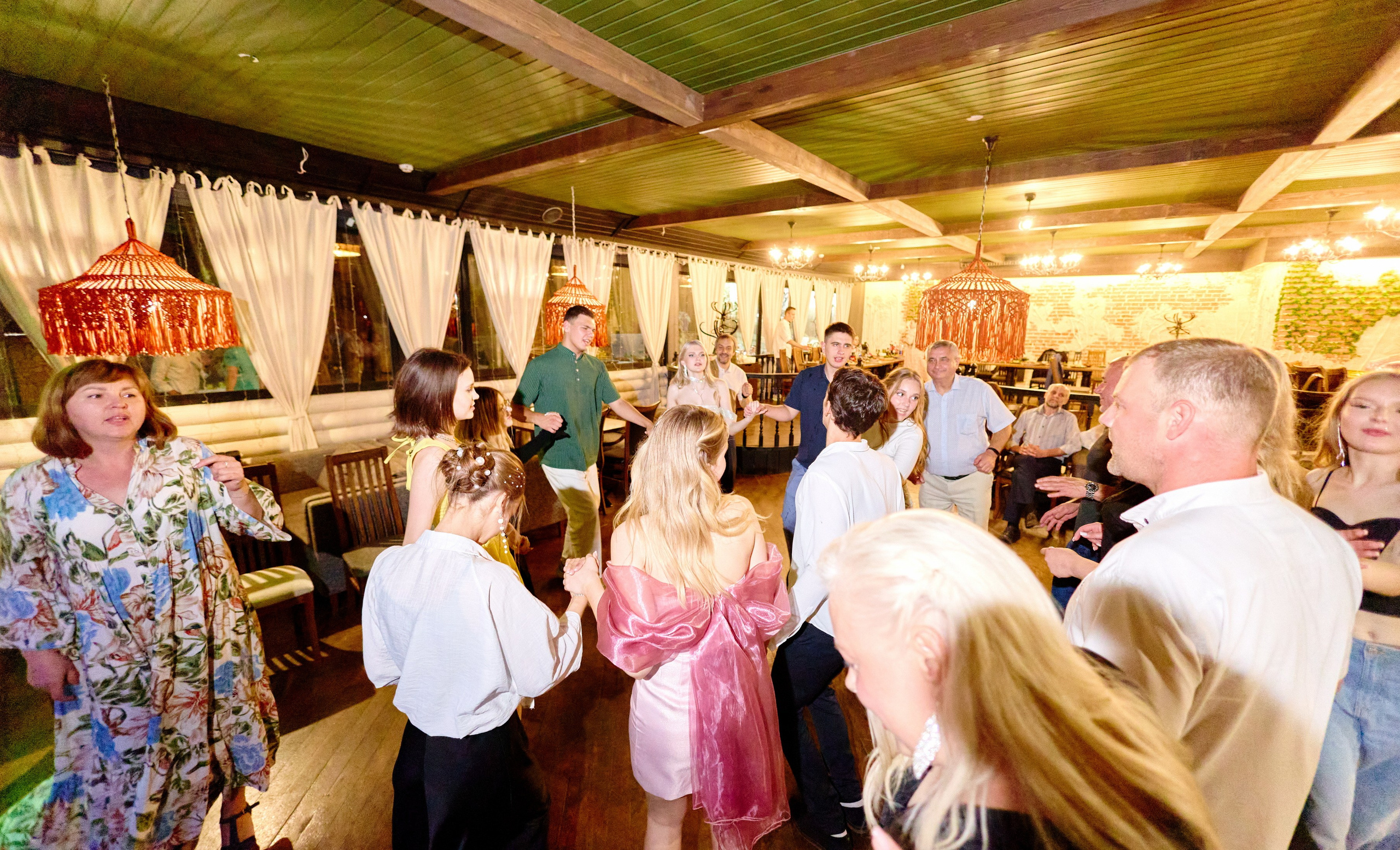 Выпускной 35 Сош. Фотограф Выпускные альбомы Таганрог Сергей Коробченко