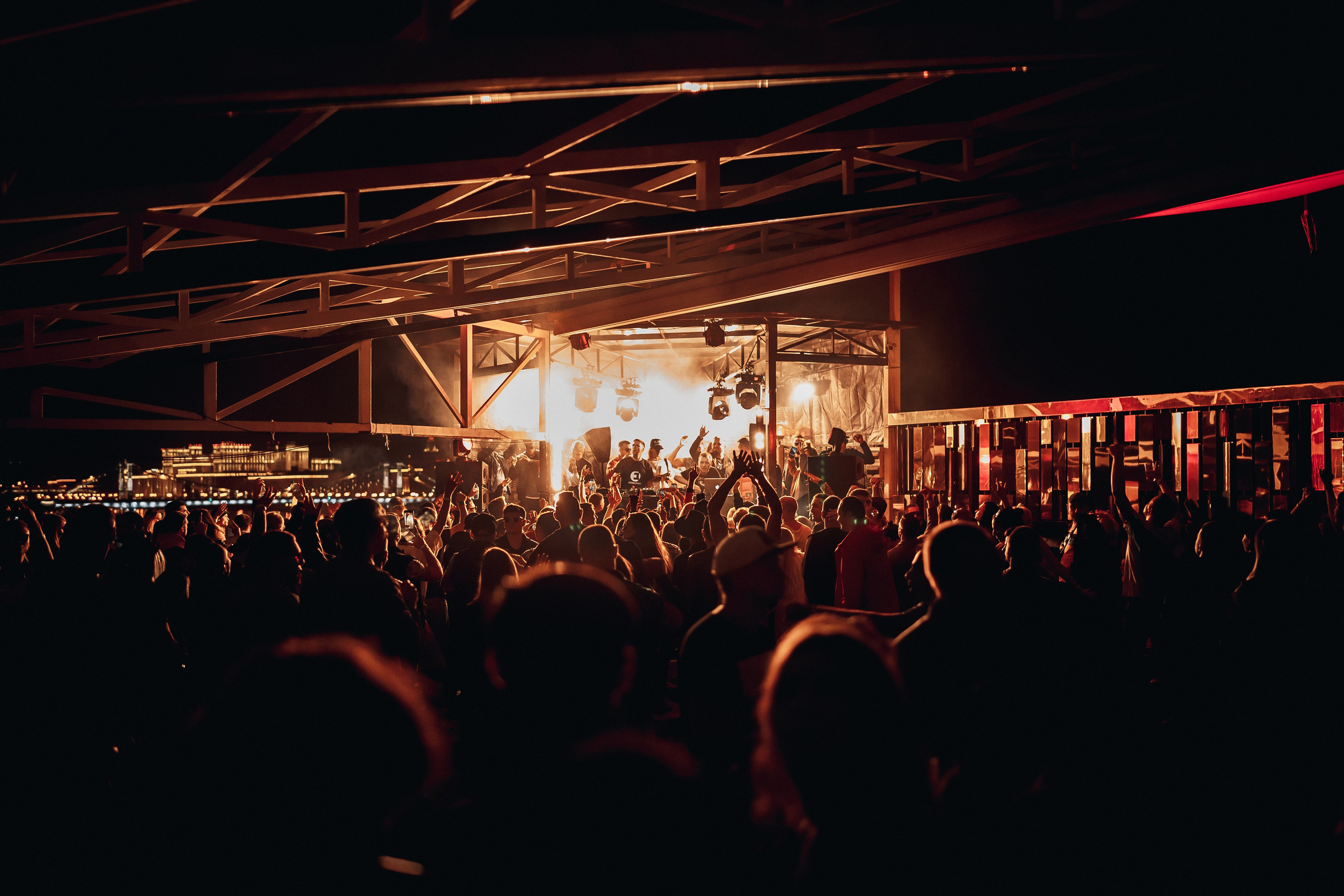 Инфо. Репортажный (клубный) фотограф в Москве