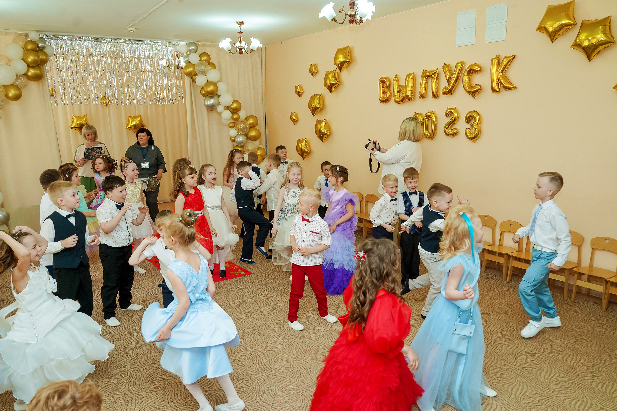 Фотосъемка видеосъёмка фотограф видеооператор новогодних утренников  в. Фотограф, видеооператор Нина Коршунова
