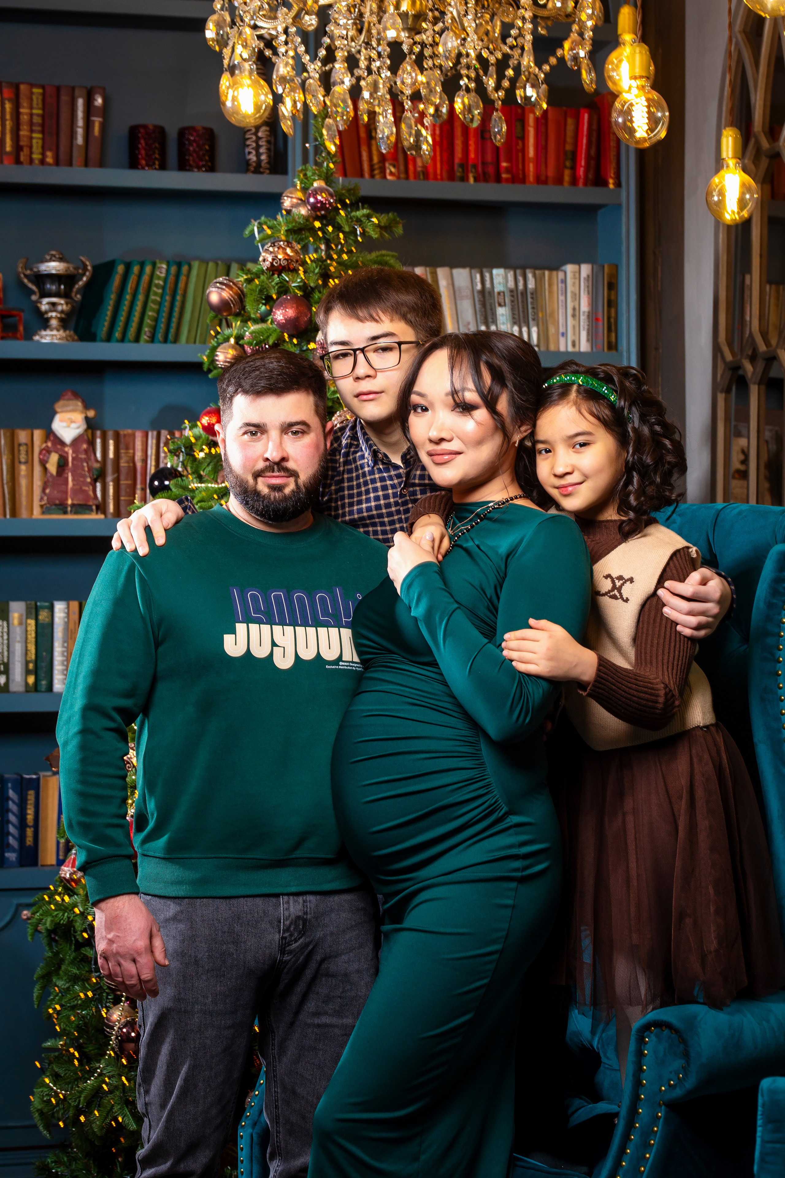 Новогодняя семейная съемка. Коммерческий и репортажный фотограф в Алматы — Jora Abramov