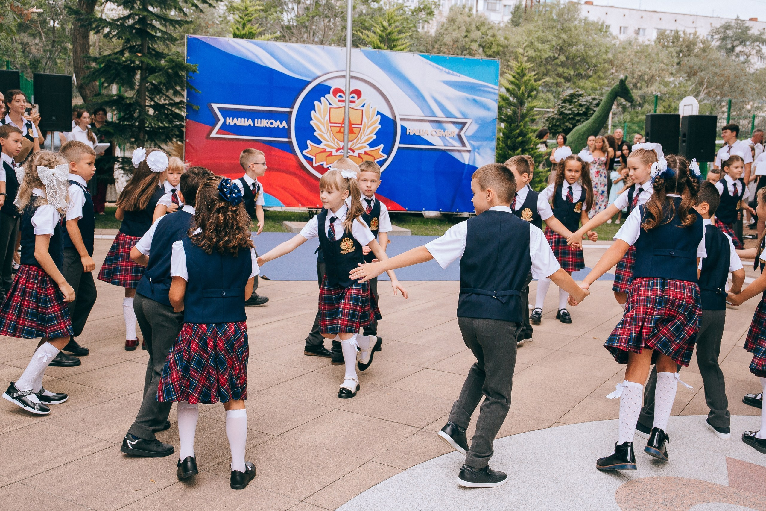 1 класс школа «Личность». Выпускные альбомы Натальи Бутко: Новороссийск, Анапа, Геленджик