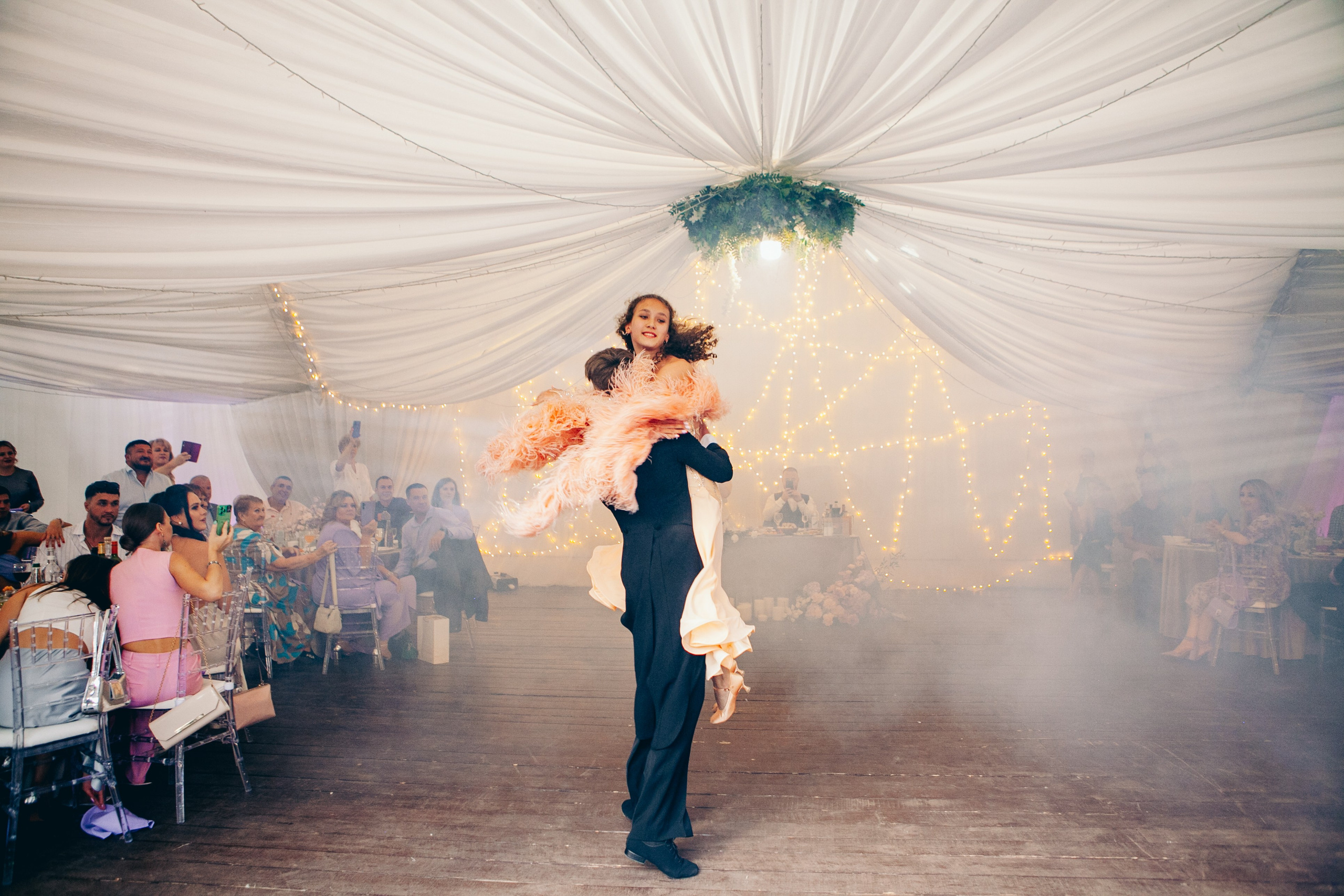 Свадебная фотосессия в отеле hartwell hotel и на патриарших прудах. Фотограф Ольга Ефремова