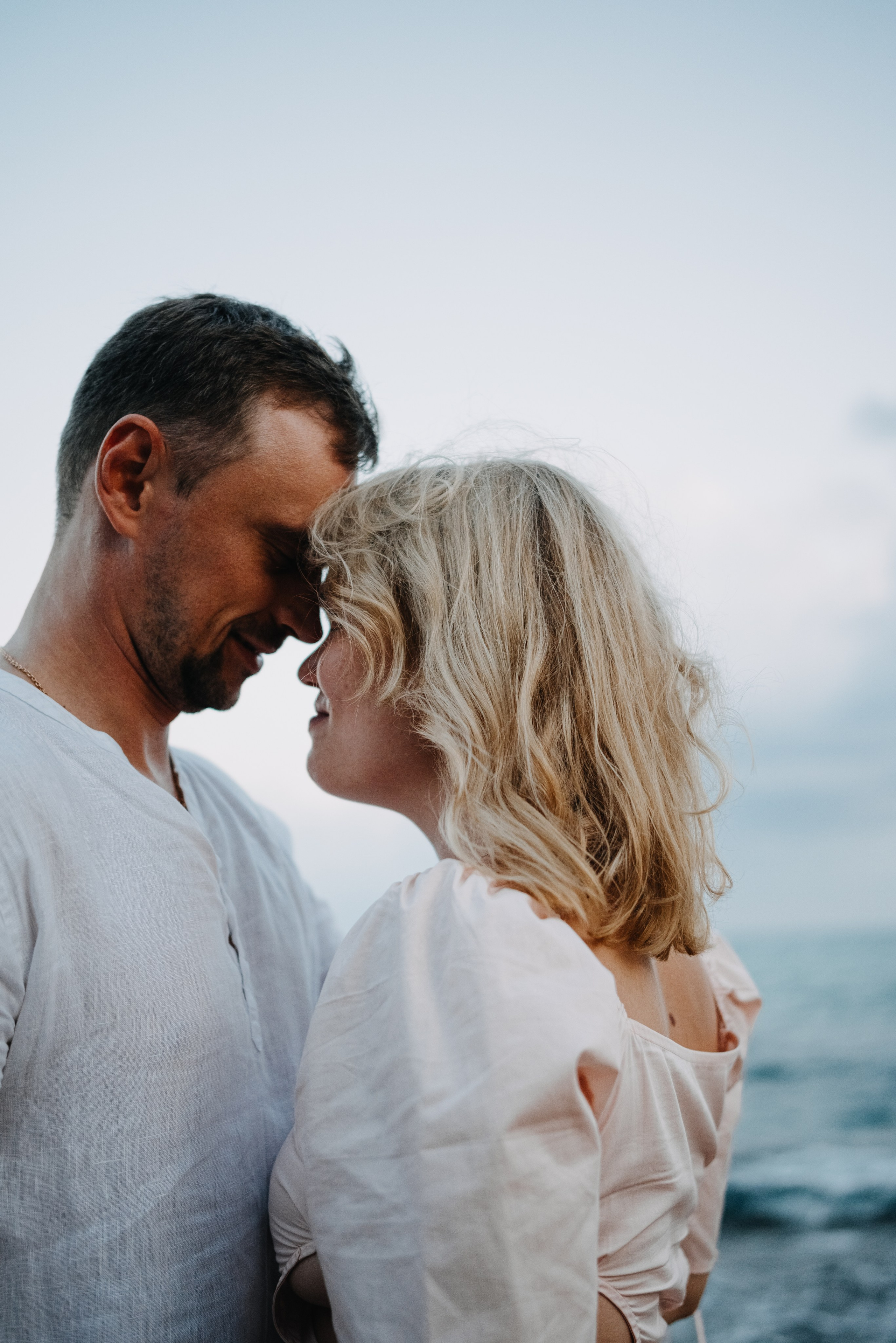 Съемка пары на море. Портретный и свадебный фотограф в Тбилиси • xeniqo