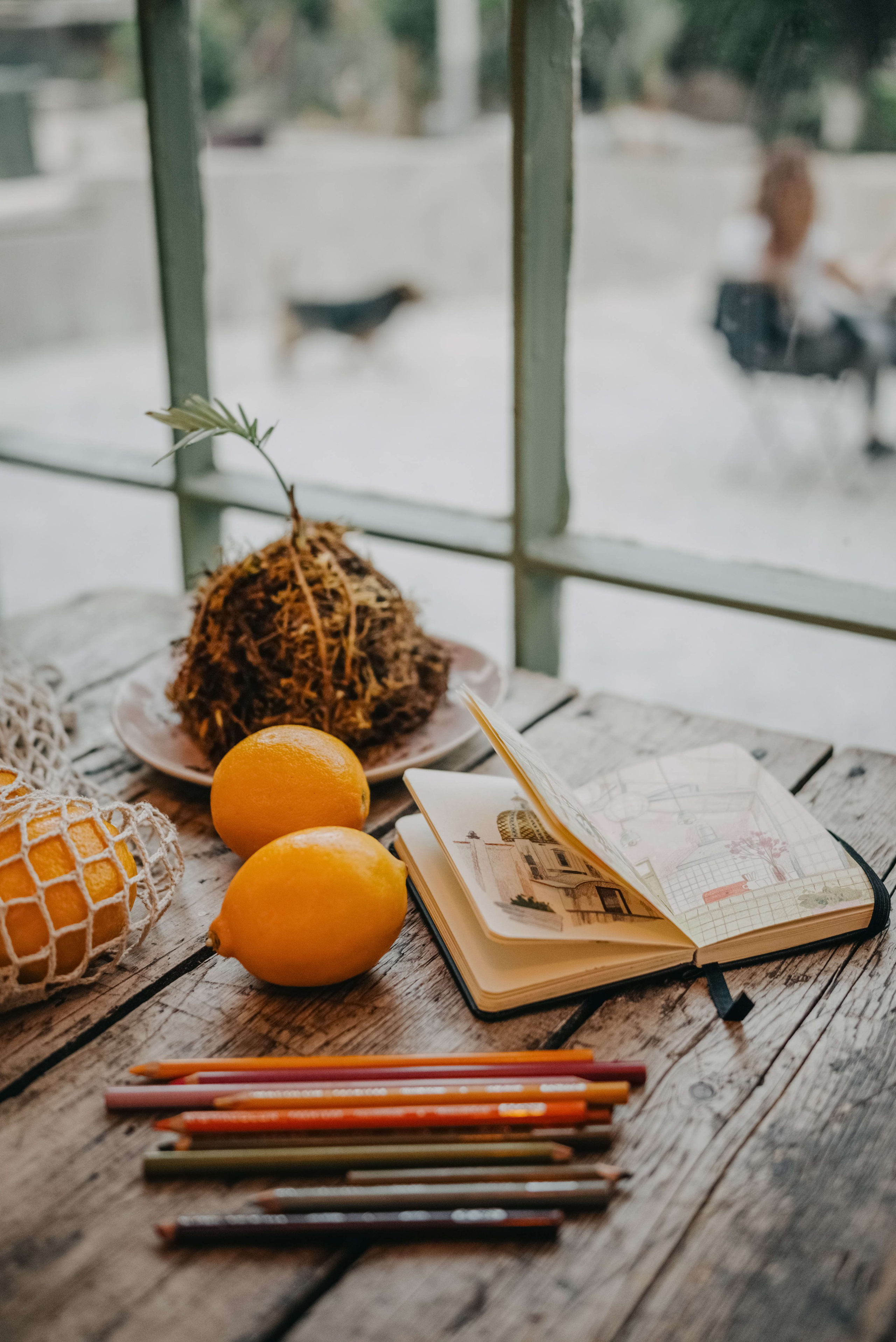 Контентная съемка художницы в городе. Портретный и свадебный фотограф в Тбилиси • xeniqo