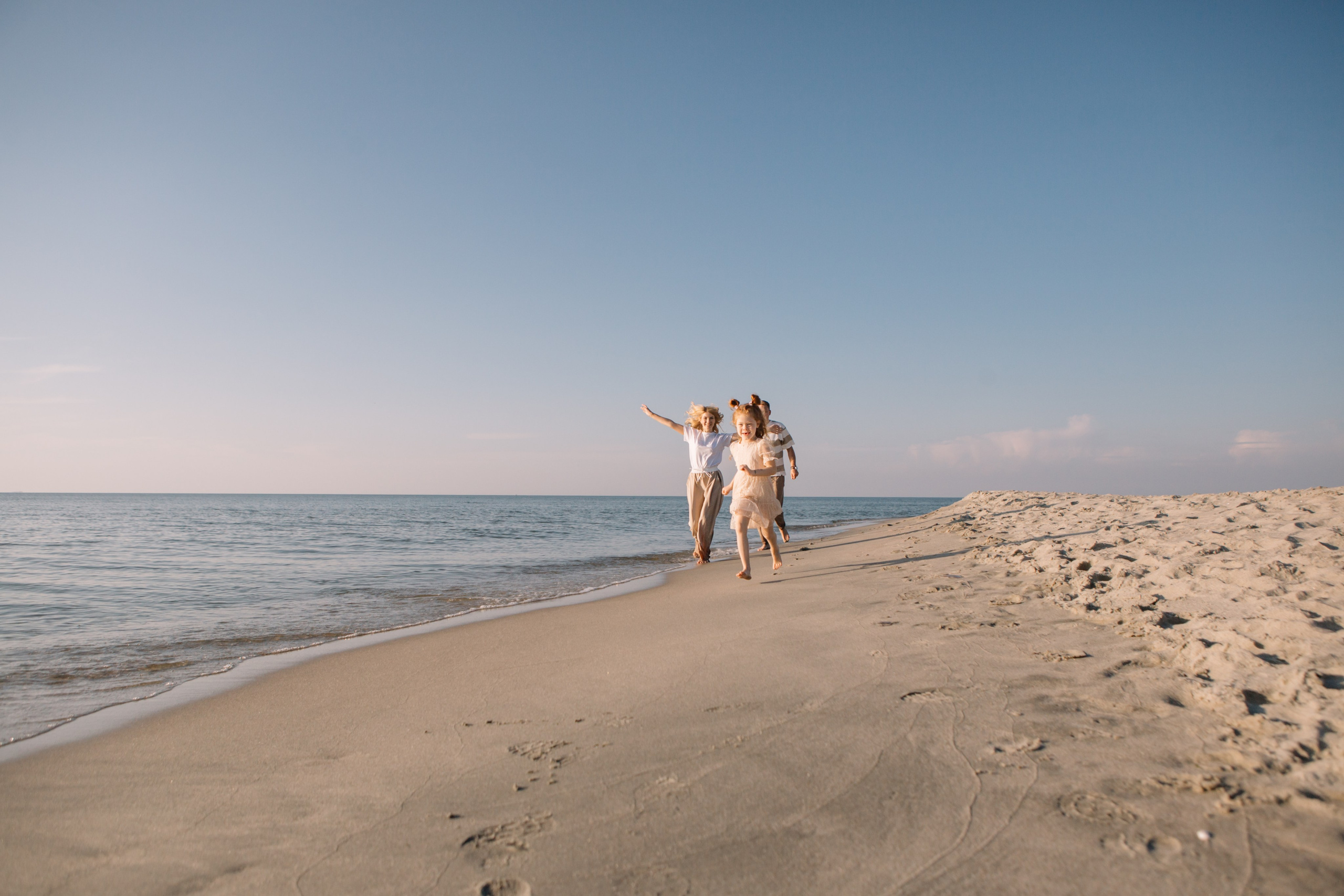 Алексей и Наталья. Семейная фотосессия на море. Семейный фотограф в Калининграде Анастасия Юрина