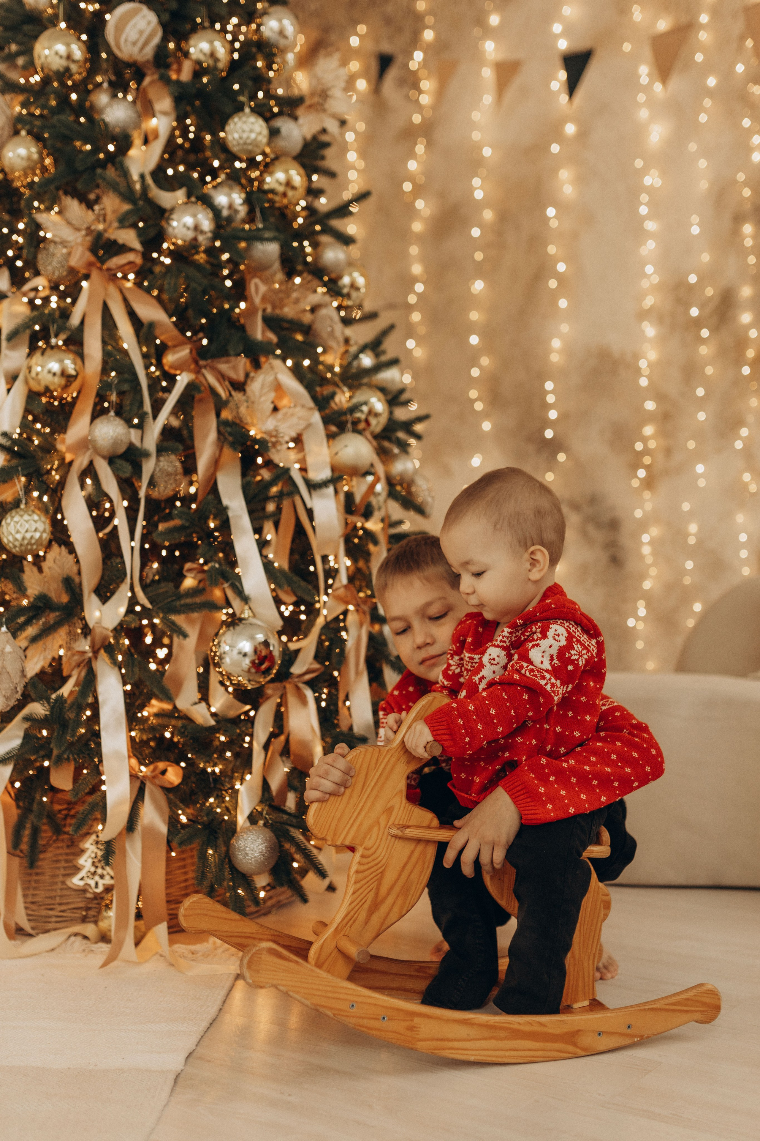 Яркий новый год мама и 2 сыночка. Фотограф в Ставрополе Svetlana Matveeva