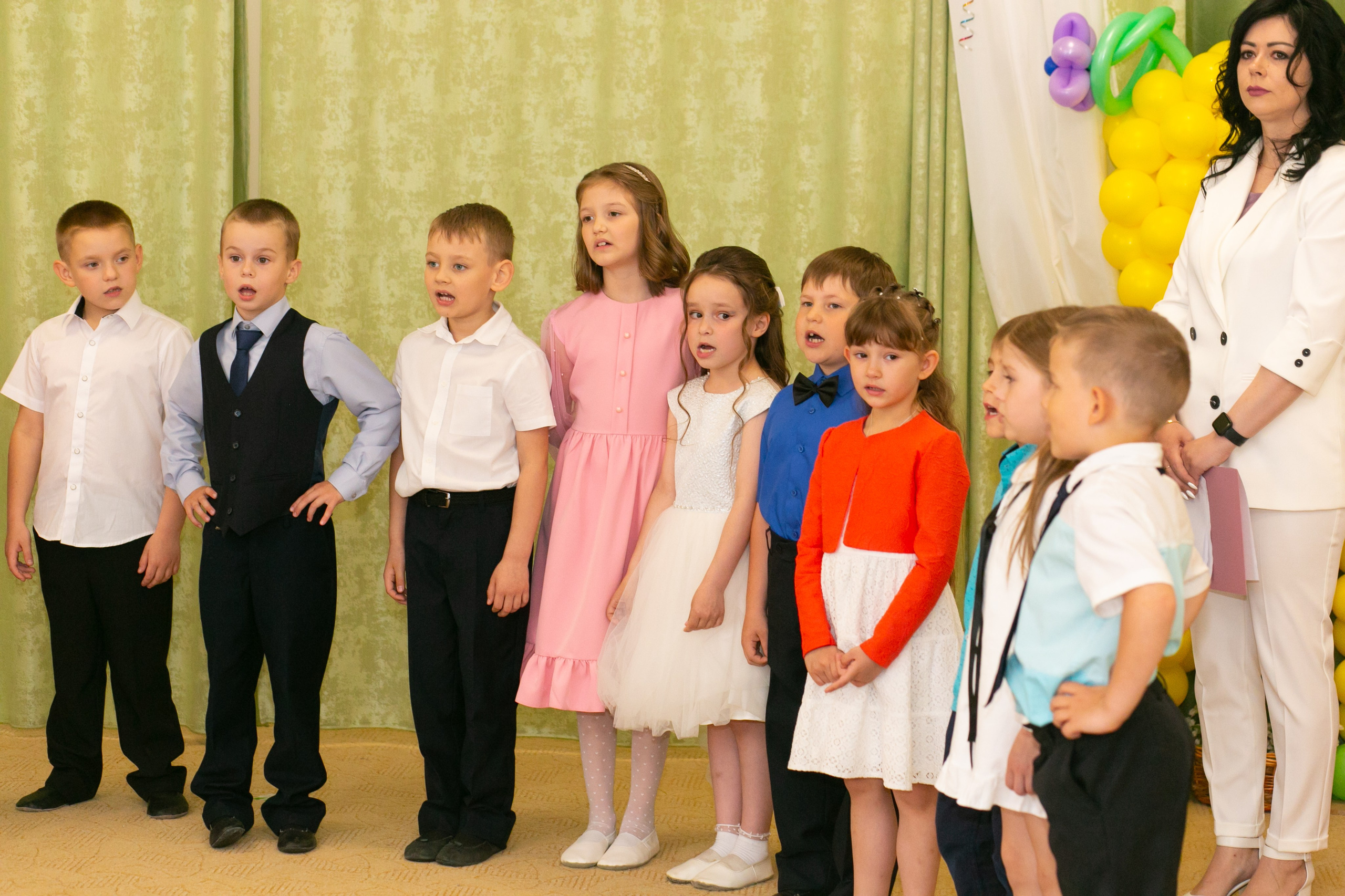 Выпускные и Утренники. Фотограф новорожденных и семейный фотограф НСО г. Бердск Марина Львова