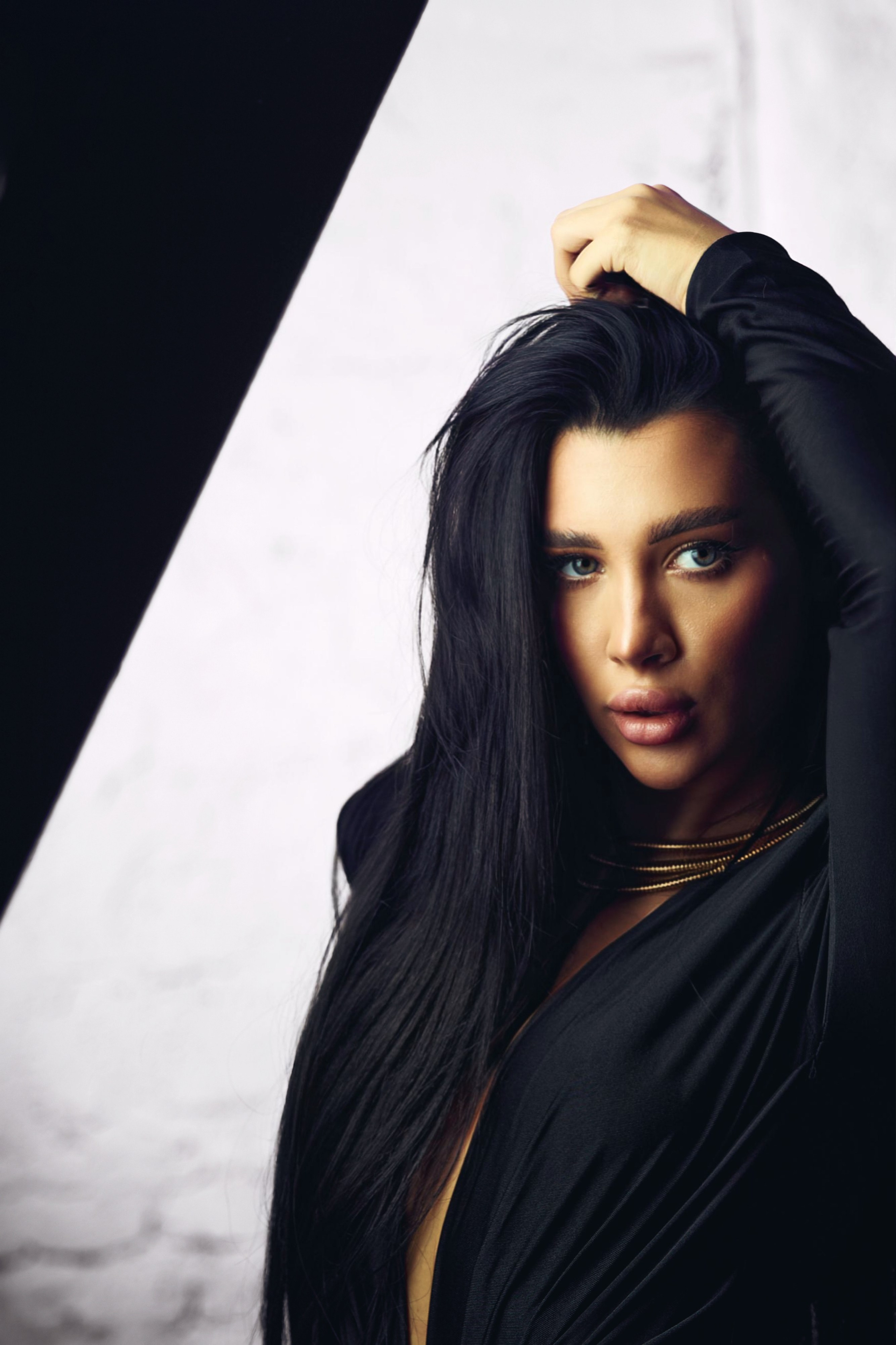 Portrait women’s photo session at the Photo Studio. Professional photographer in Sochi Victoria Joy. Teaching Photography