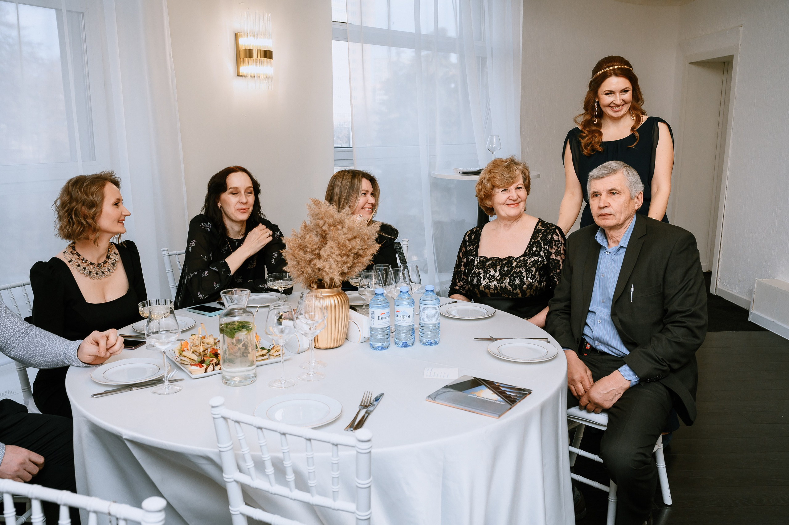 Поэтический вечер Ольги Любимовой. Свадебный и просто хороший фотограф в Челябинске