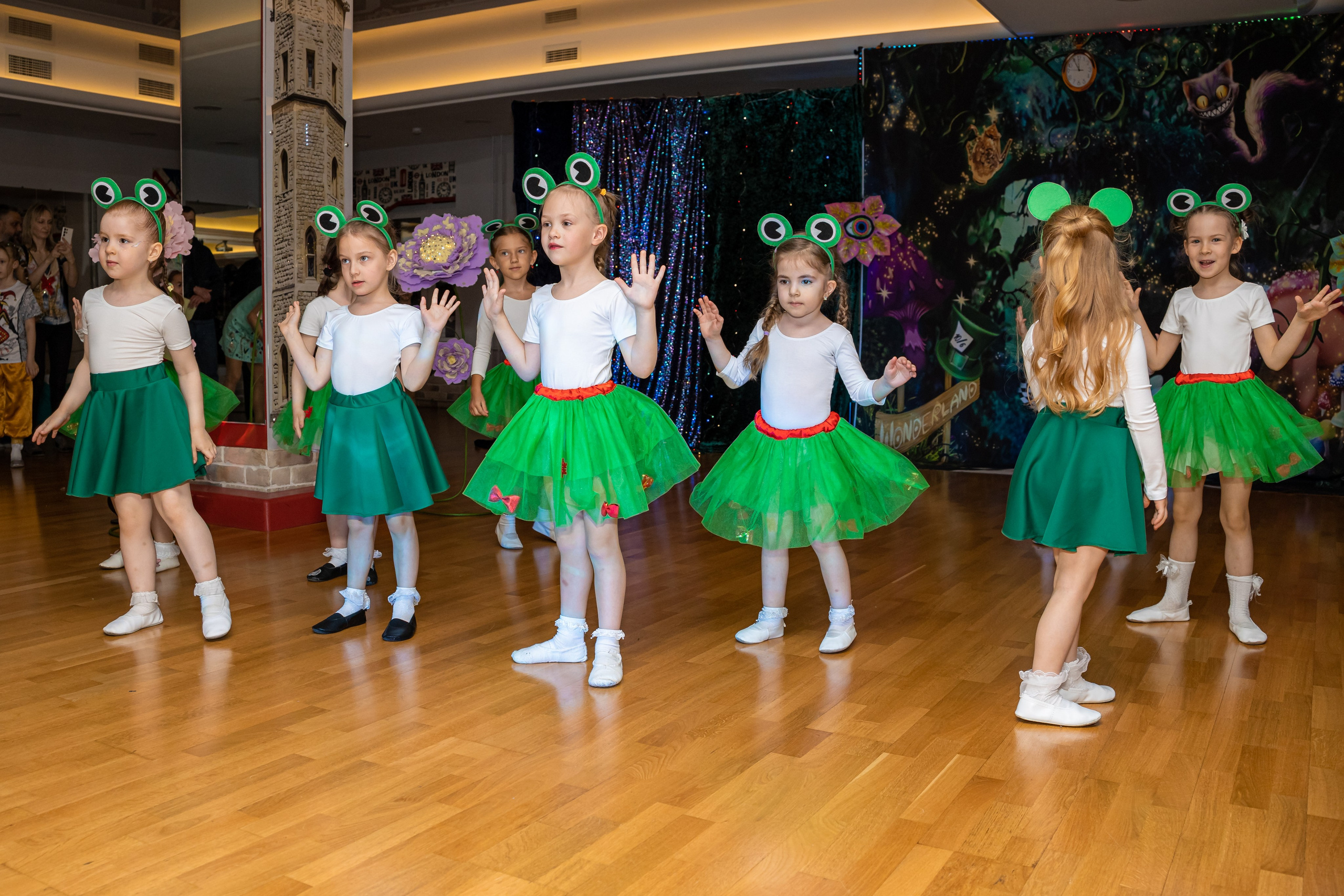 Фотосъемка детского выступления «Алиса в стране чудес». Ирина Носова - семейный и детский фотограф