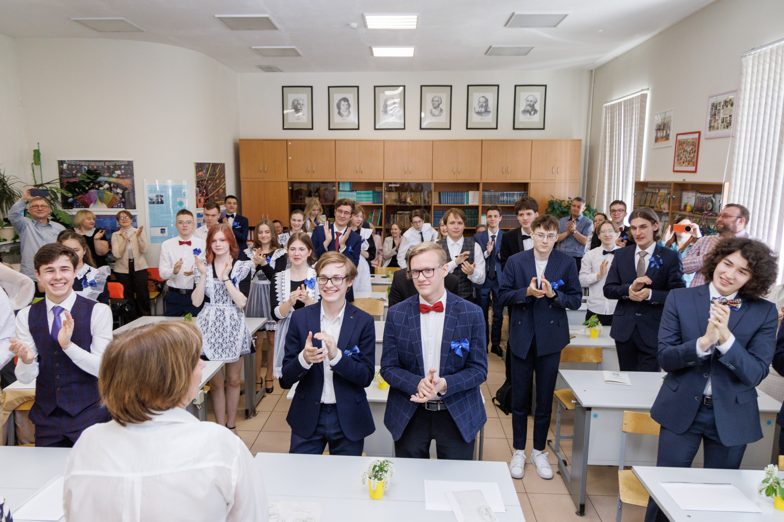 Последний звонок 9 гимназия. Фотостудия «Стрекоза»