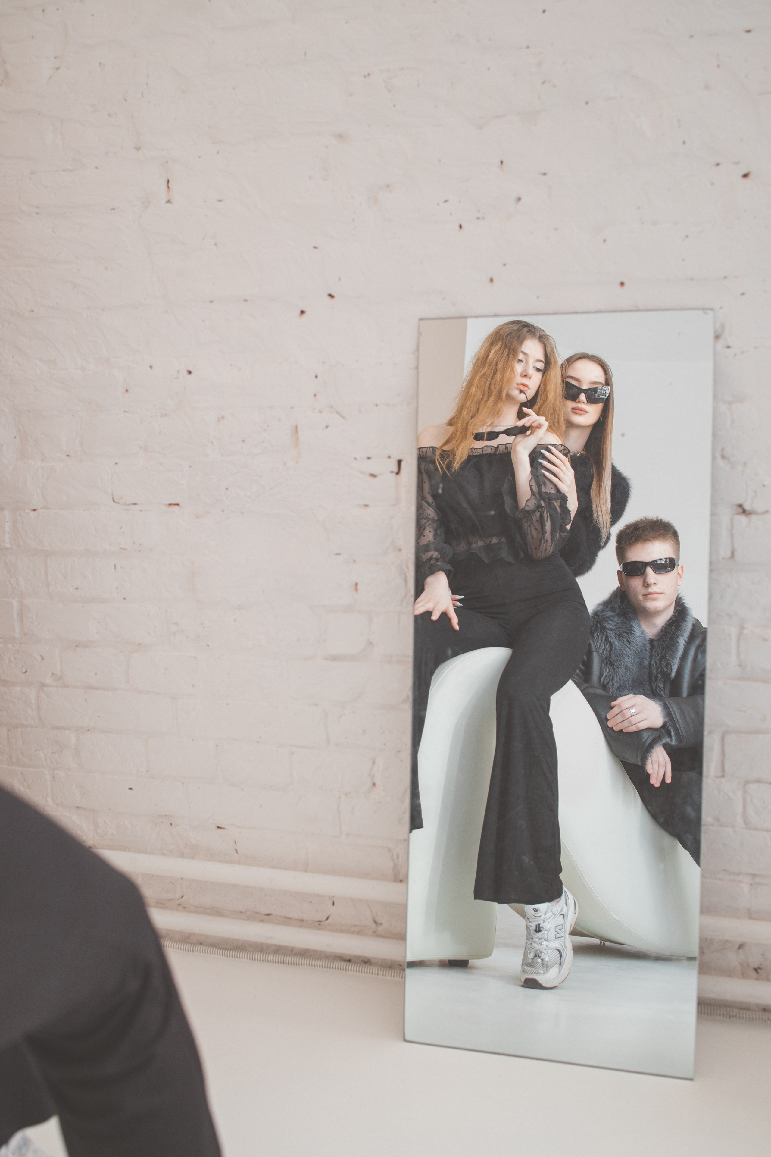 Тематическая фотосъемка 11 класса в гламурном стиле. Выпускные альбомы в Серпухове