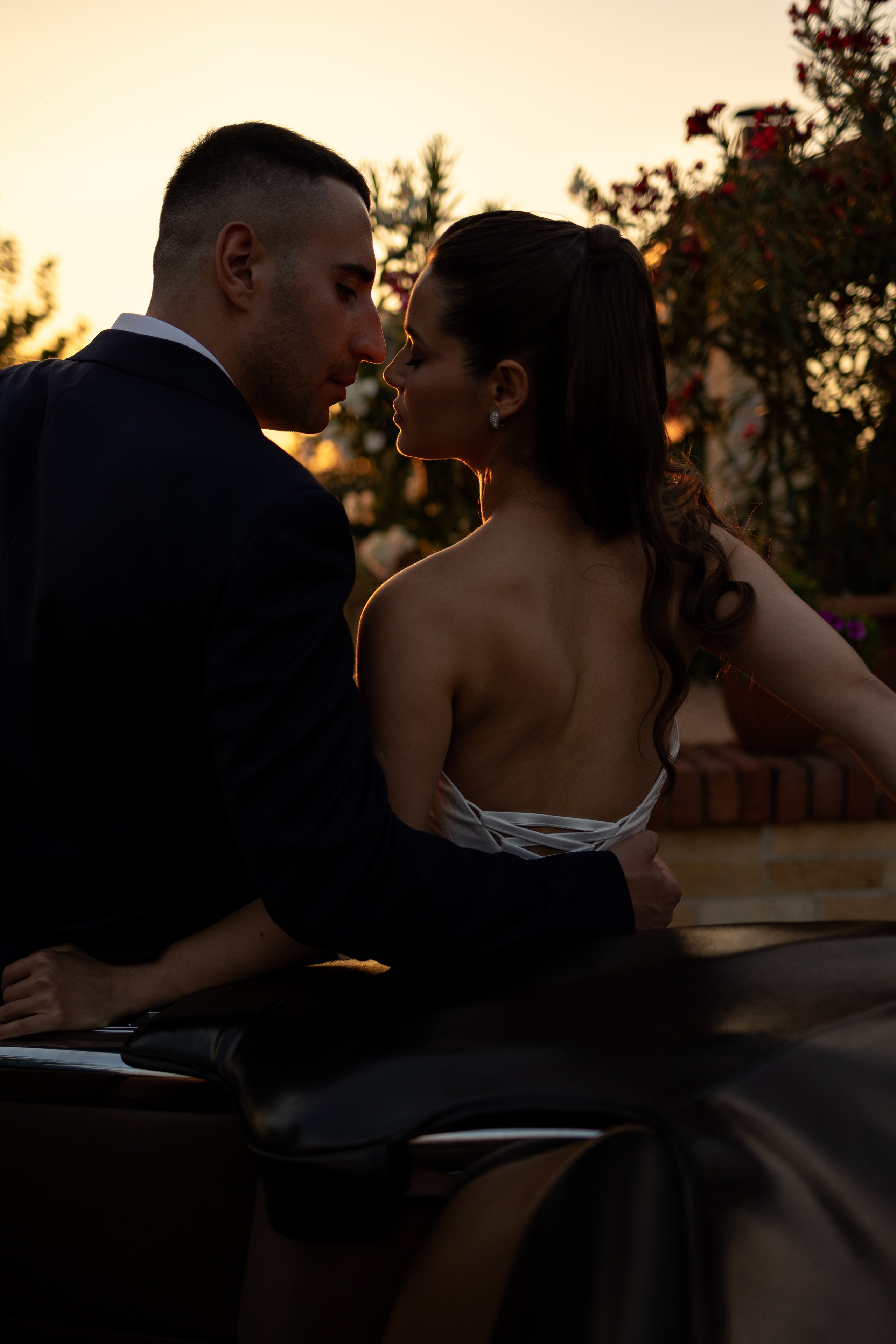 жених и невеста фотосессия на закате