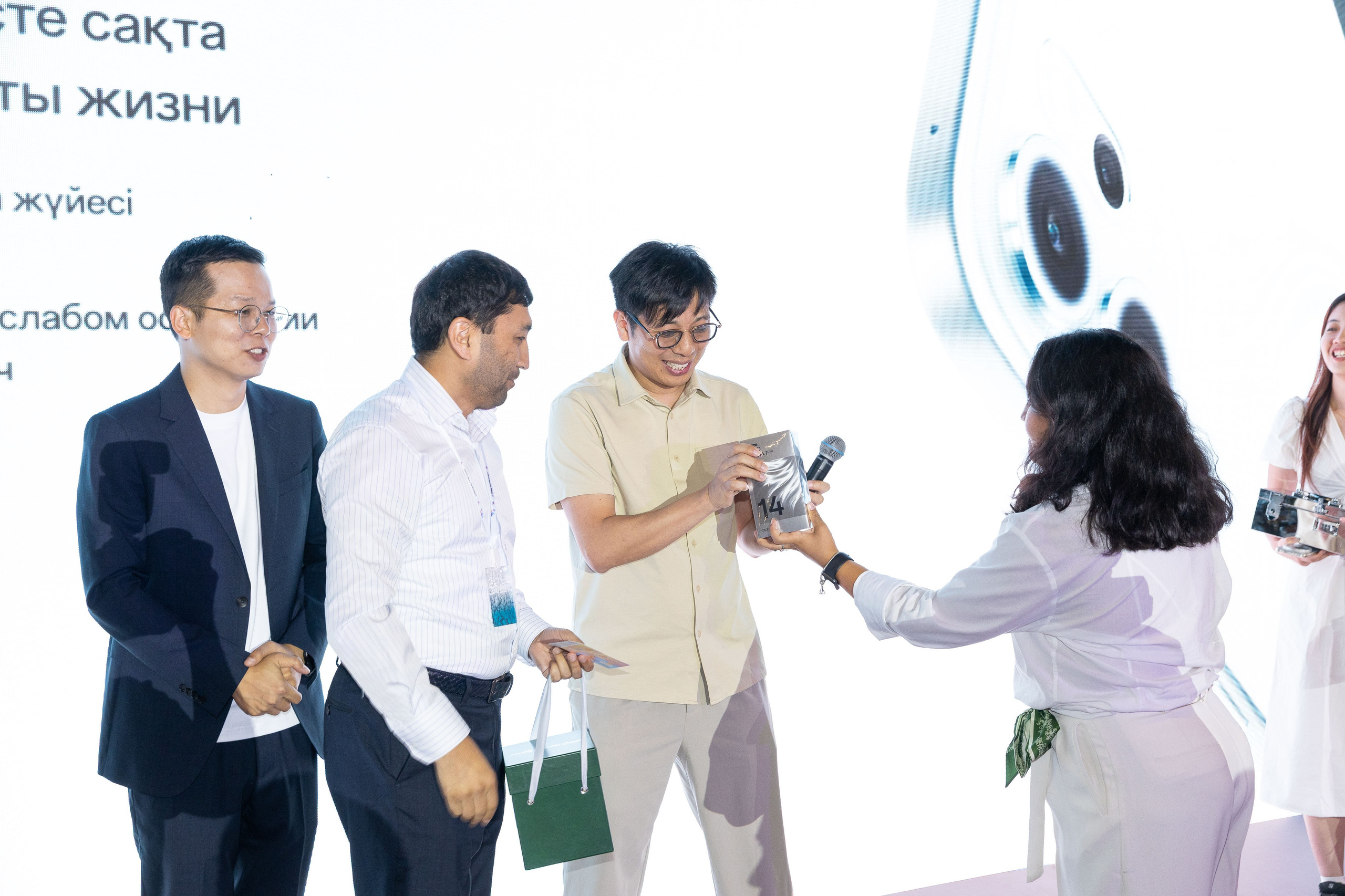 Презентация смартфона OPPO в Алматы — репортажная фотосъемка