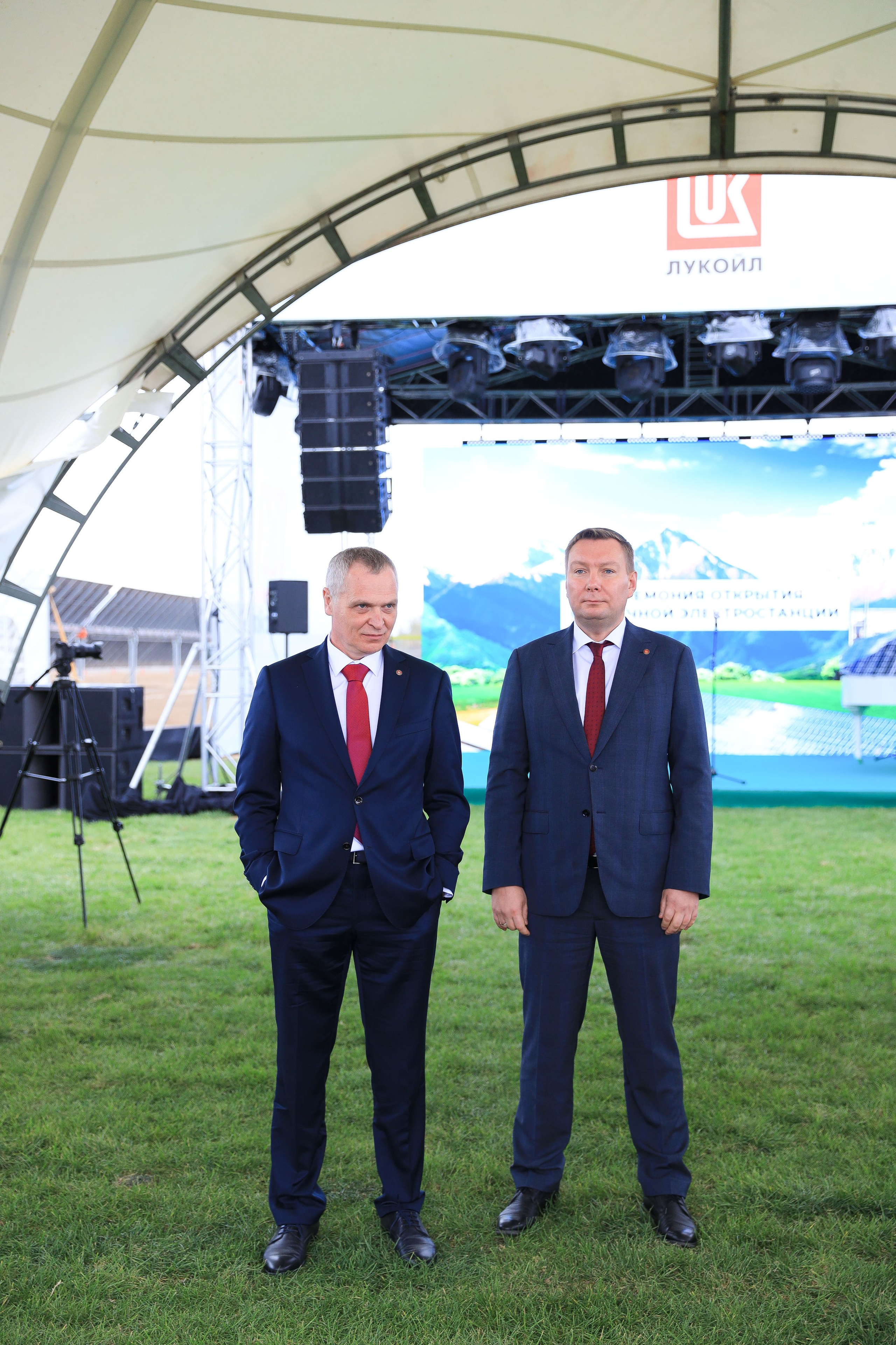 Открытие солнечной электростанции LUKOIL в Алматы — фотосъемка