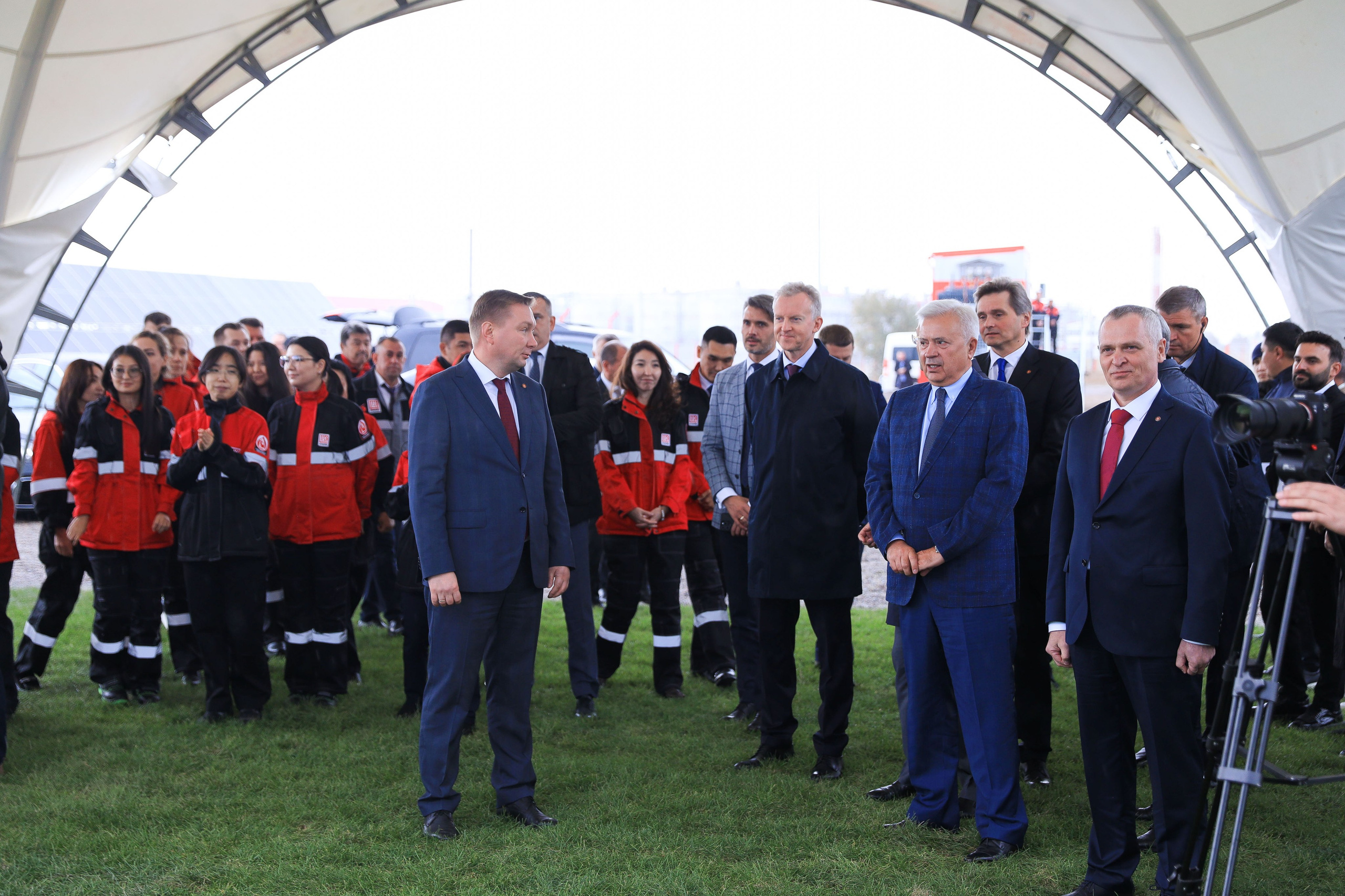 Открытие солнечной электростанции LUKOIL в Алматы — фотосъемка
