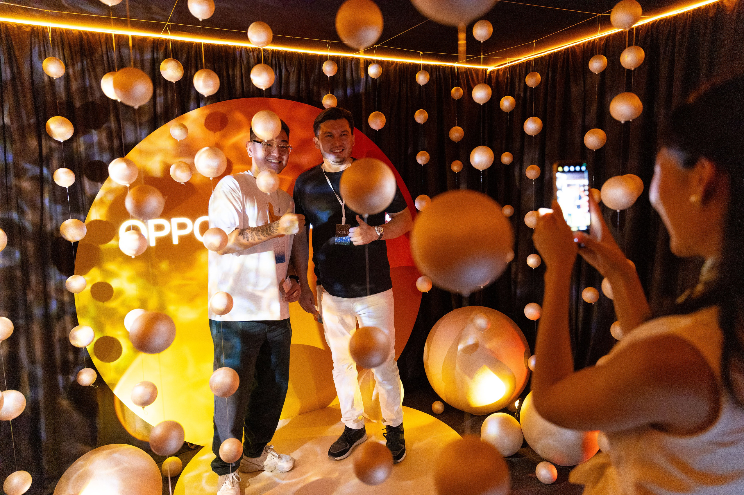 Презентация смартфона OPPO в Алматы — репортажная фотосъемка