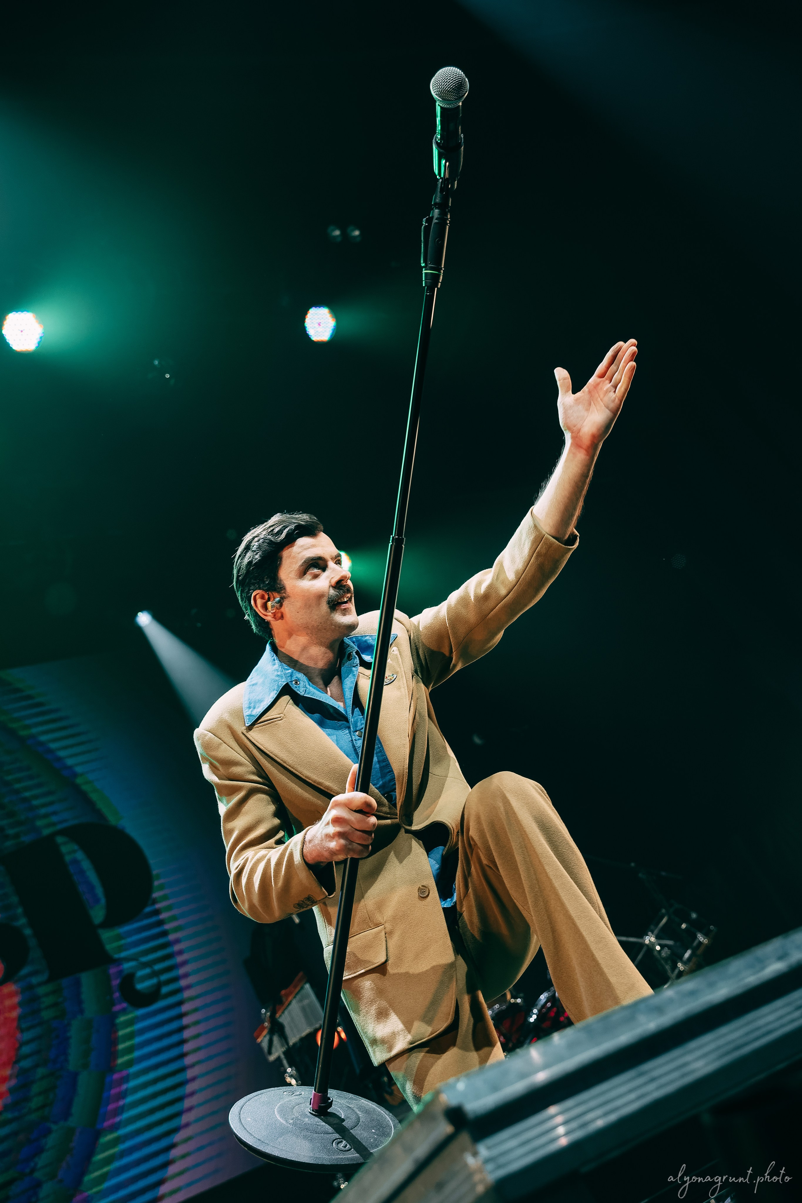 ВИА Велюр, фоторепортаж, СПб, BASE, 14.12.2025. Алена Адрианова: фотограф в Санкт-Петербурге