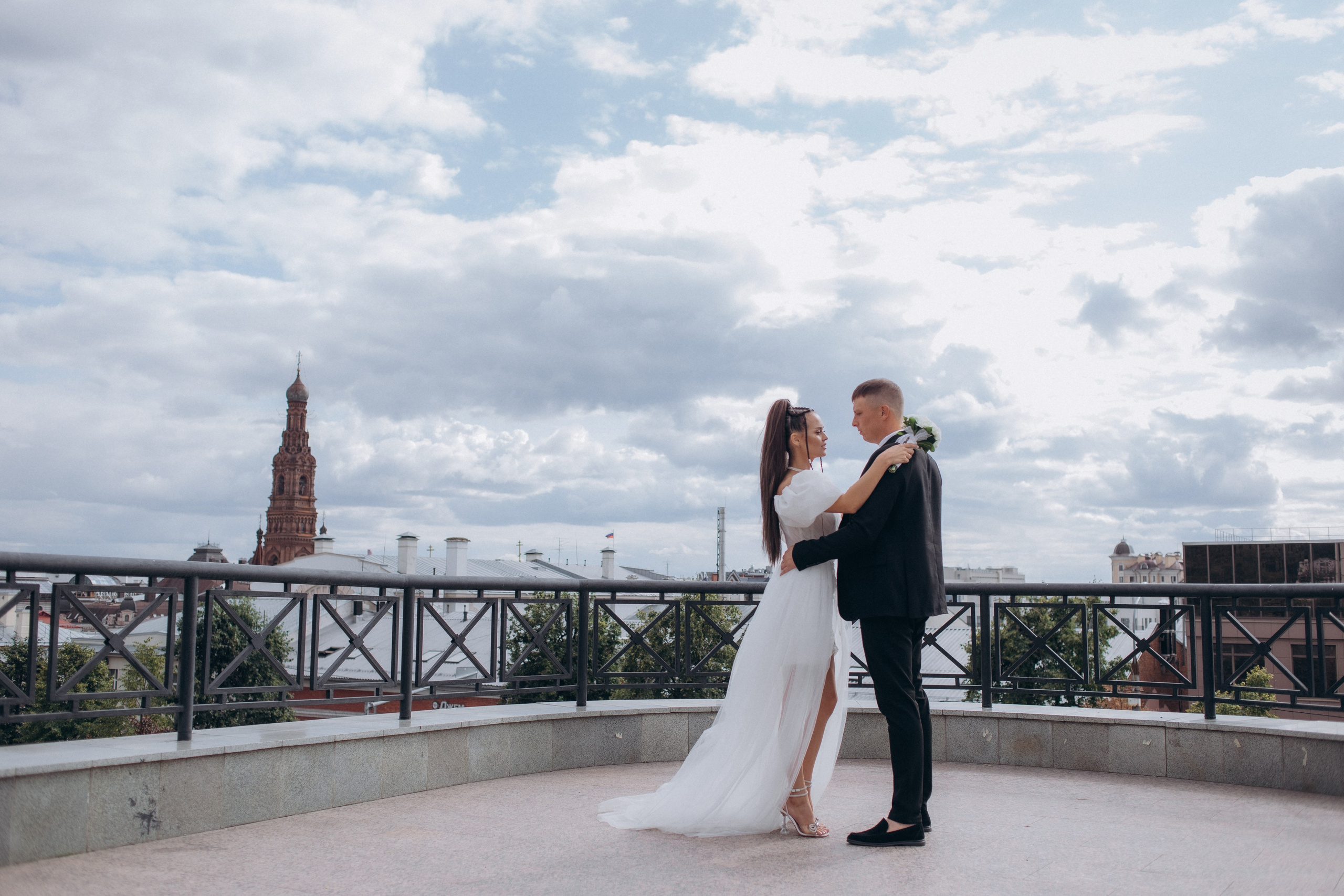 В центре Казани. Свадебный фотограф в Москве и Казани