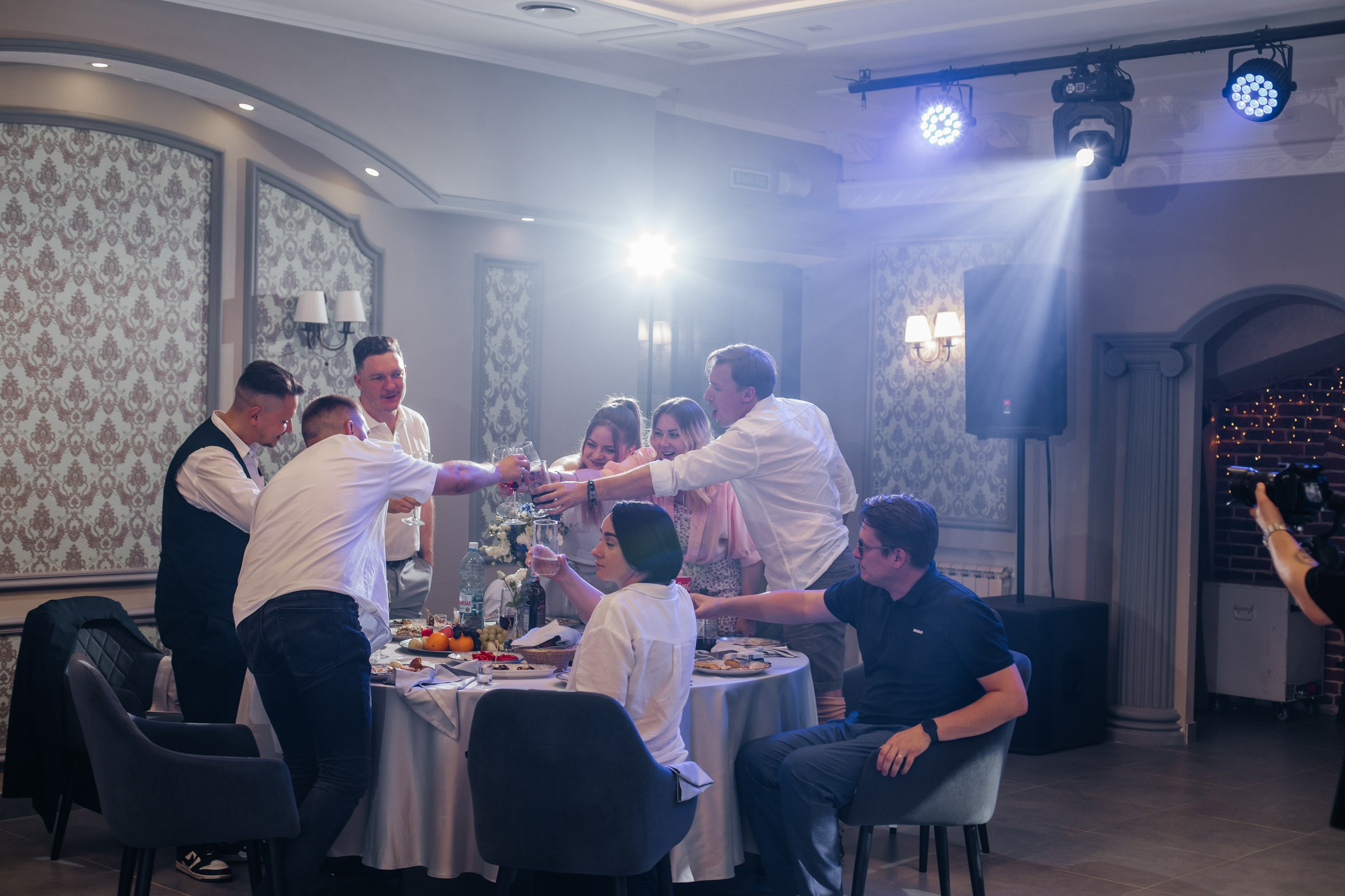 Саша & Валя. Свадебный и портретный фотограф в Омске Антон Карев