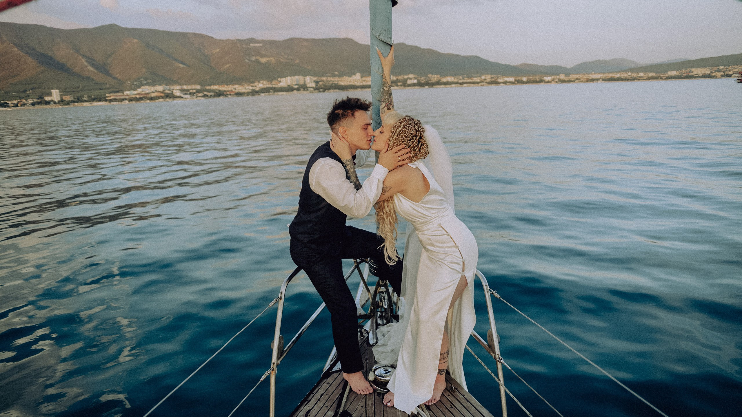 На яхте Геленджик. Фотограф и Видеограф Анапа, Новороссийск, Краснодар. Алина и Женя