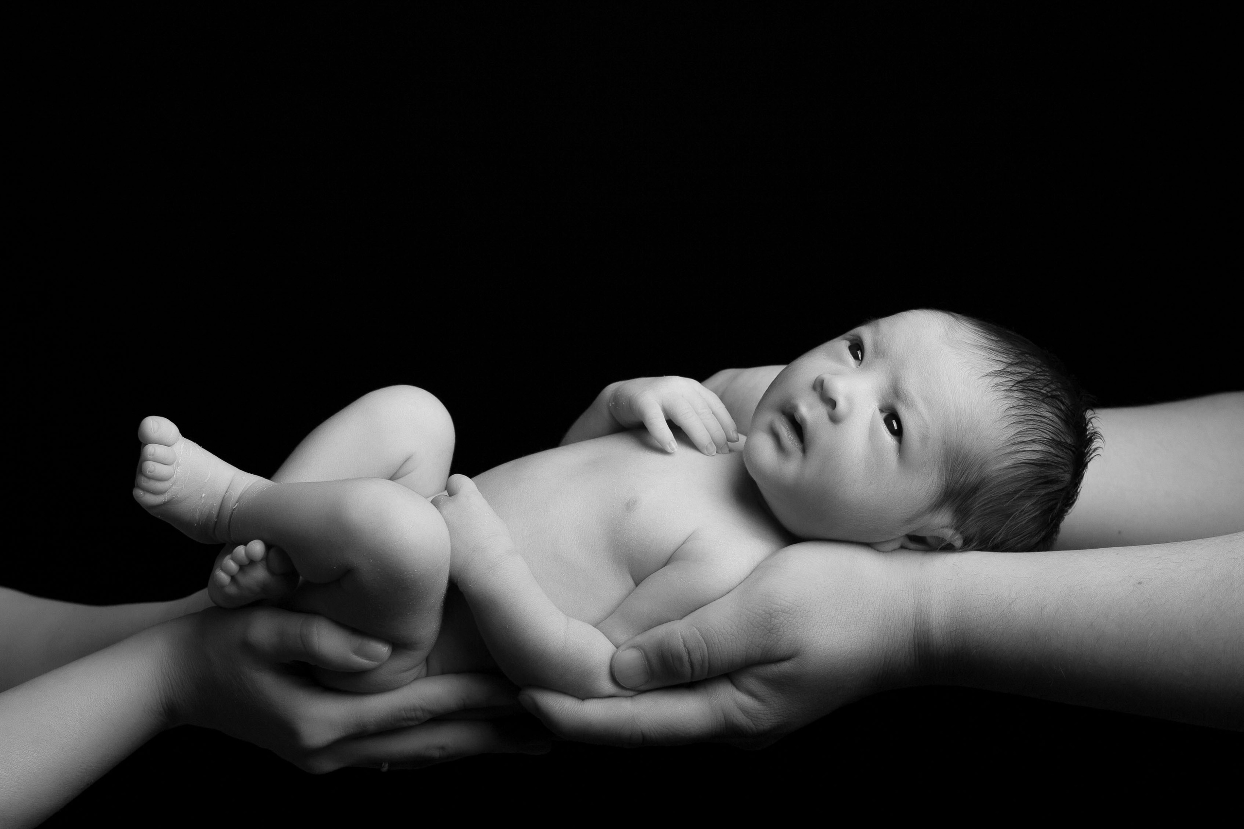 Newborn Алматы, фотосессия новорожденных и младенцев с родителями. Фотостудия Алматы. Семейная и детская фотостудия Family studio.Фотограф Алматы