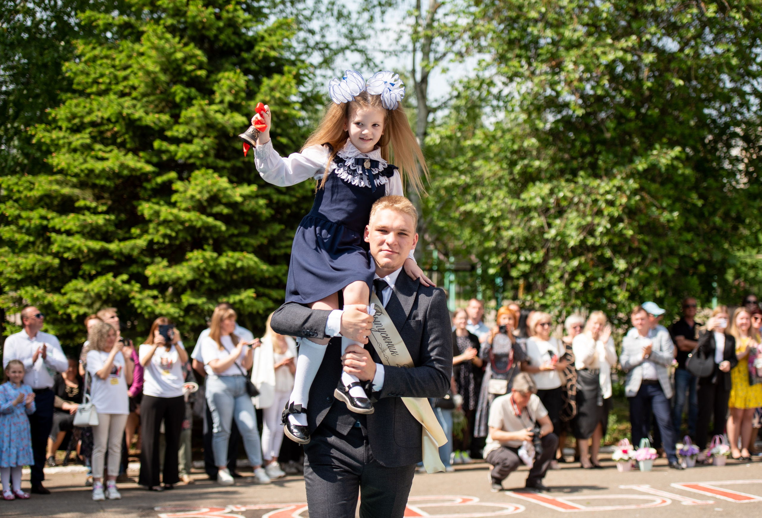 Выпускные школ. Свадебный и репортажный фотограф