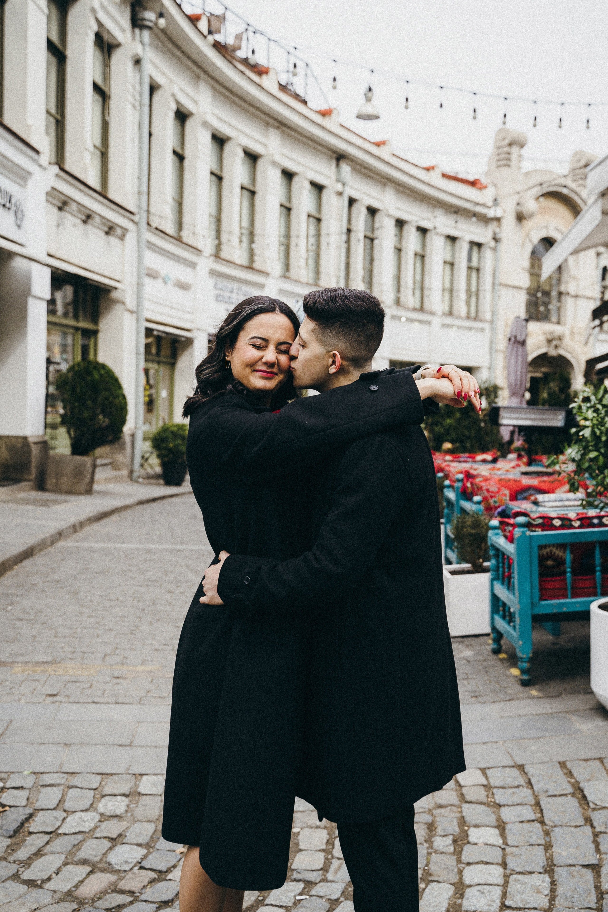 Девушка в красном