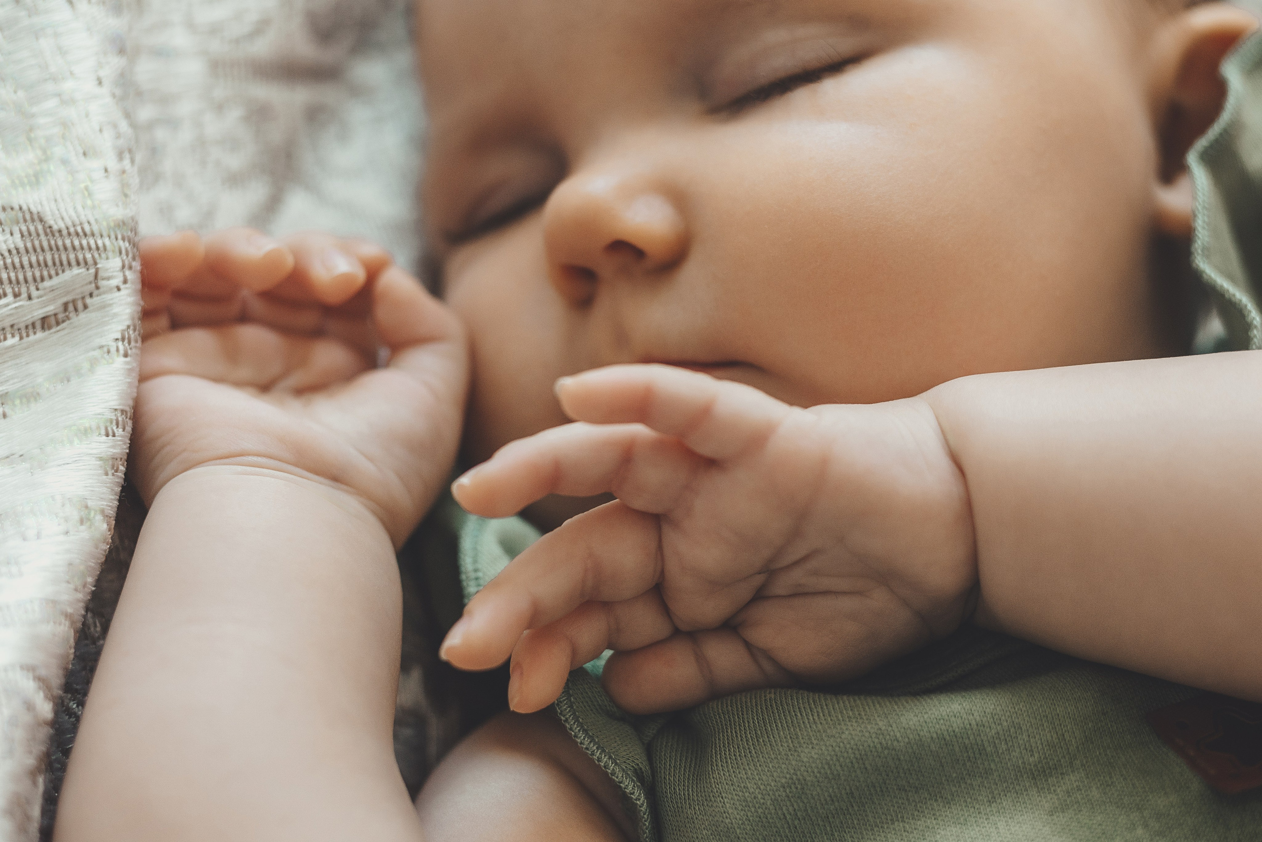 Съемка новорожденных малышей в Москве. Семейный и женский фотограф в Москве Надежда Воробьева
