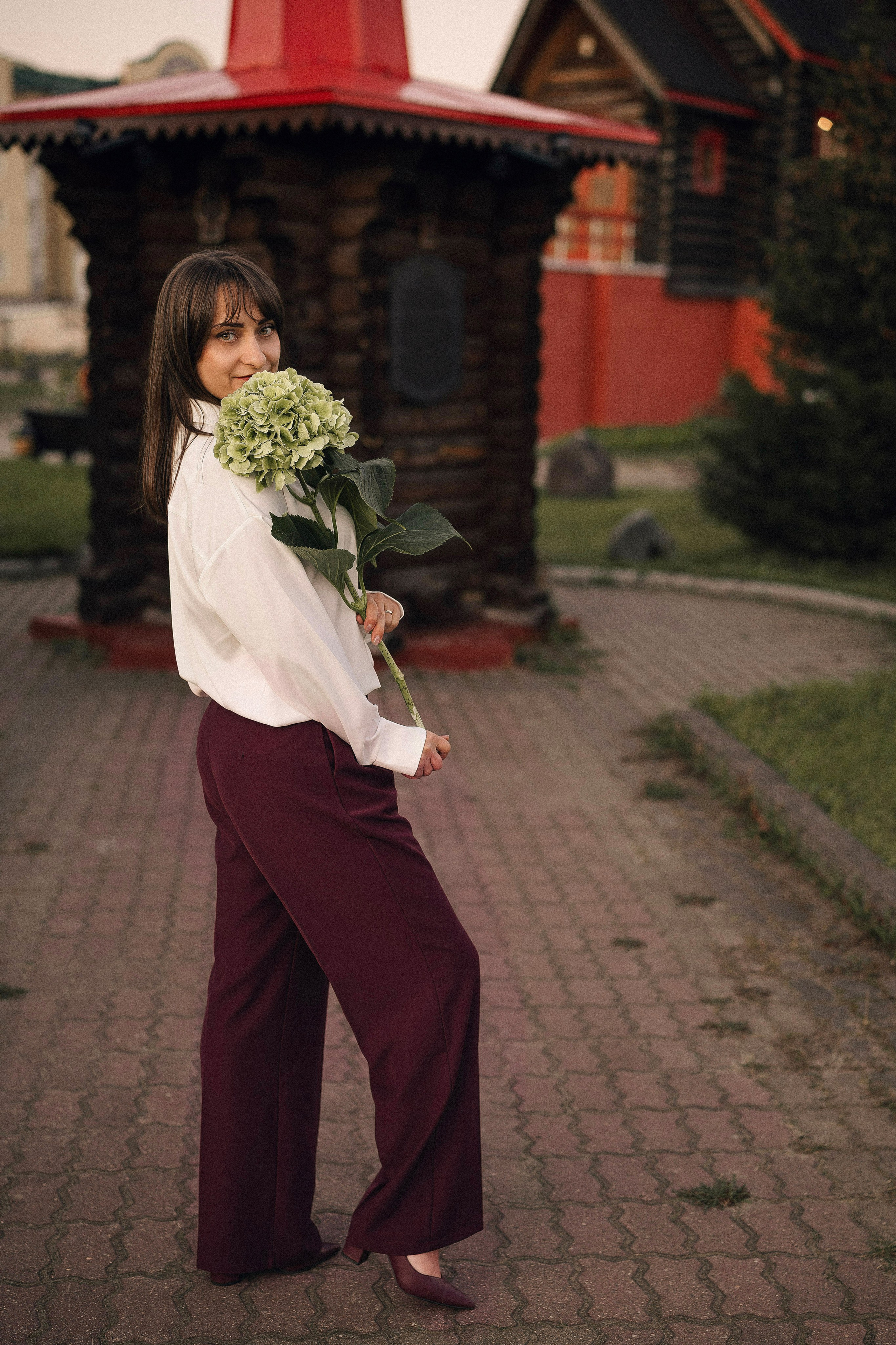 Натали с гортензией. Портретный, семейный и свадебный фотограф в Нарьян-Маре