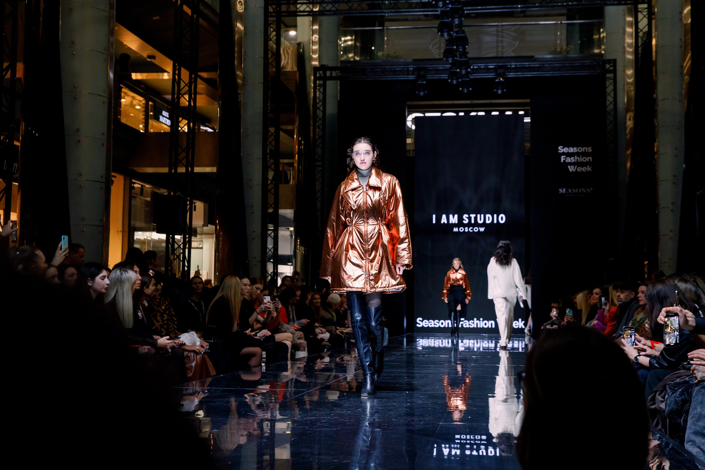 SFW. Любовь Чуляева — свадебный фотограф в Москве и Европе