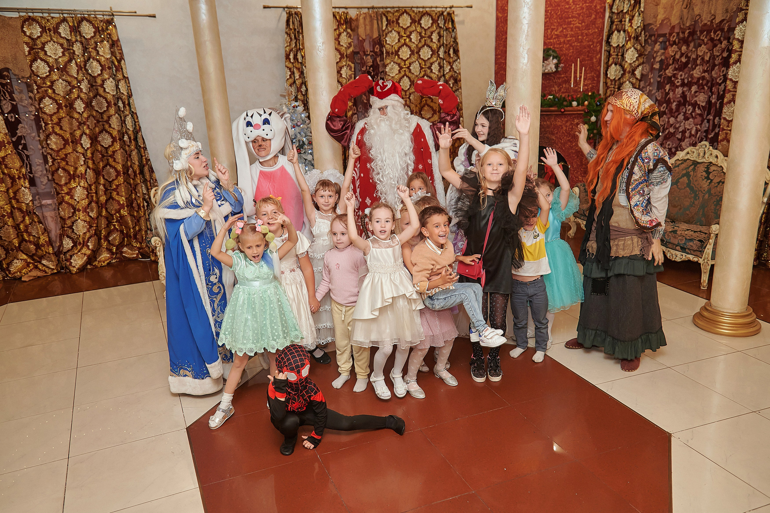 Портфолио репортажной фотосъёмки: Звёздный Дом Деда Мороза. Фотограф Яковлев Роман — Красноярск